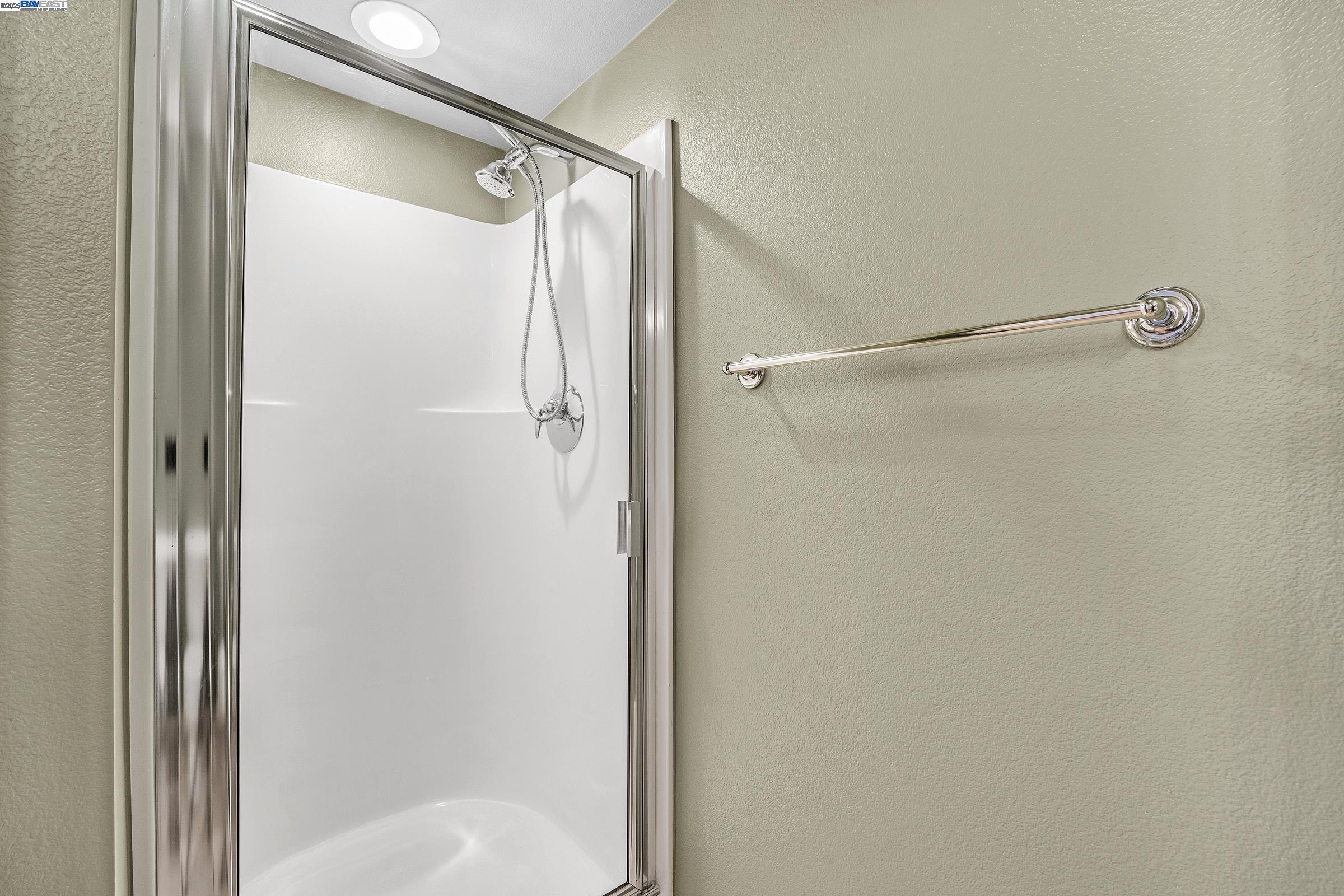 655 12Th St # 113, Oakland, California 94607, 2 Bedrooms Bedrooms, 4 Rooms Rooms,2 BathroomsBathrooms,Residential,For Sale,655 12Th St # 113,41093418