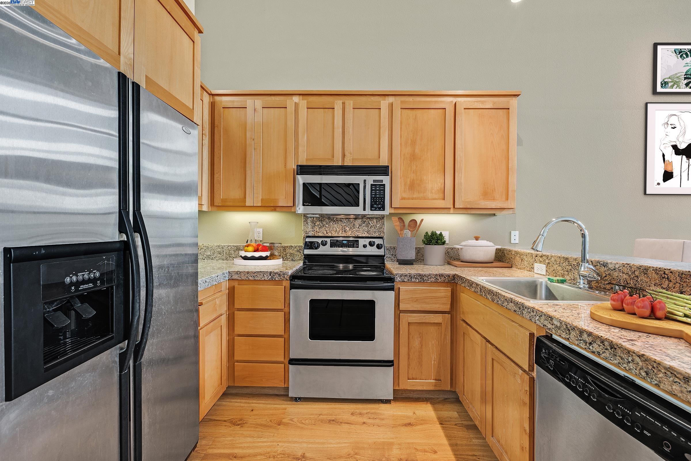 655 12Th St # 113, Oakland, California 94607, 2 Bedrooms Bedrooms, 4 Rooms Rooms,2 BathroomsBathrooms,Residential,For Sale,655 12Th St # 113,41093418