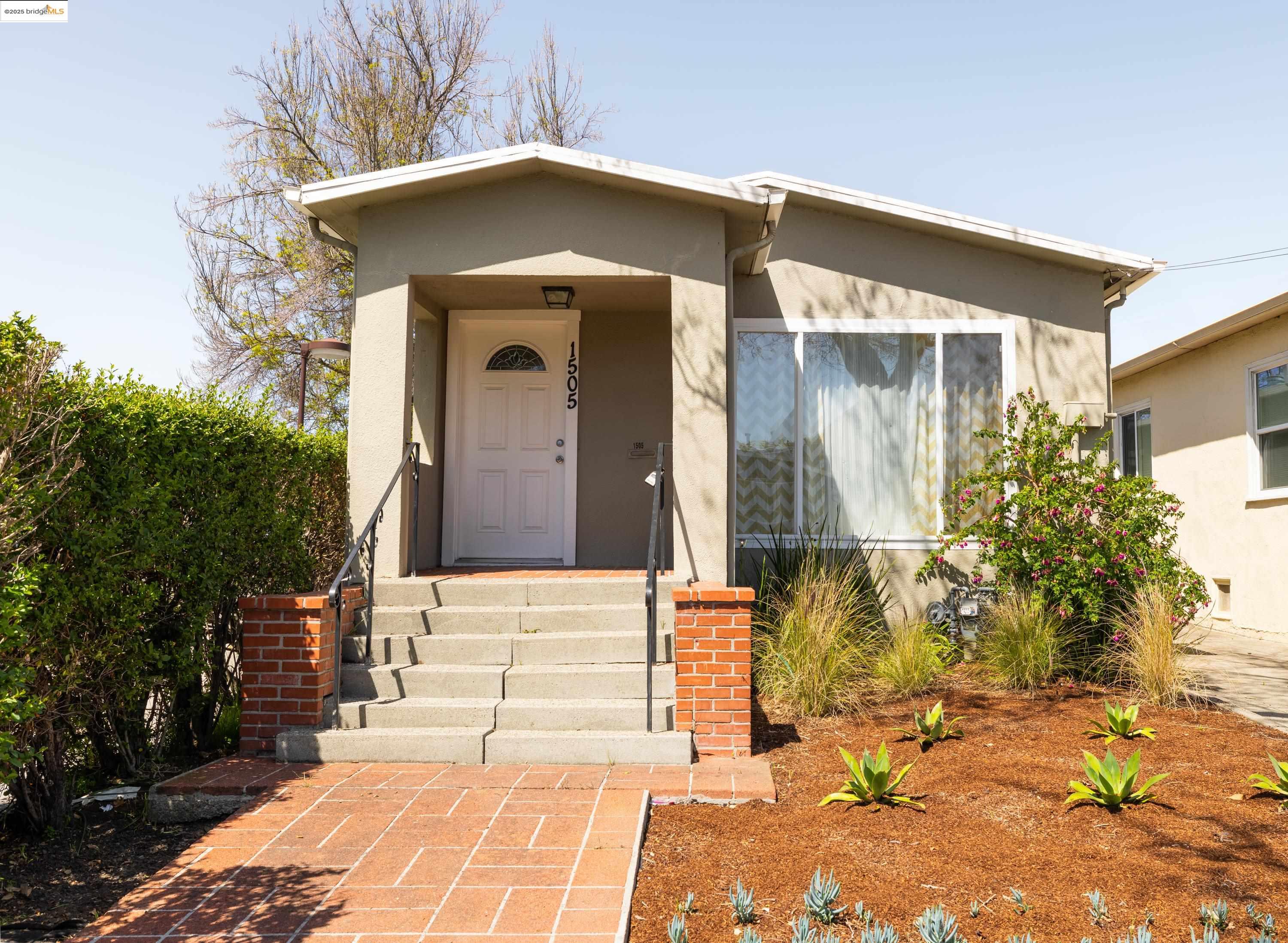 Detail Gallery Image 2 of 50 For 1505 Tyler St, Berkeley,  CA 94703 - 4 Beds | 3 Baths