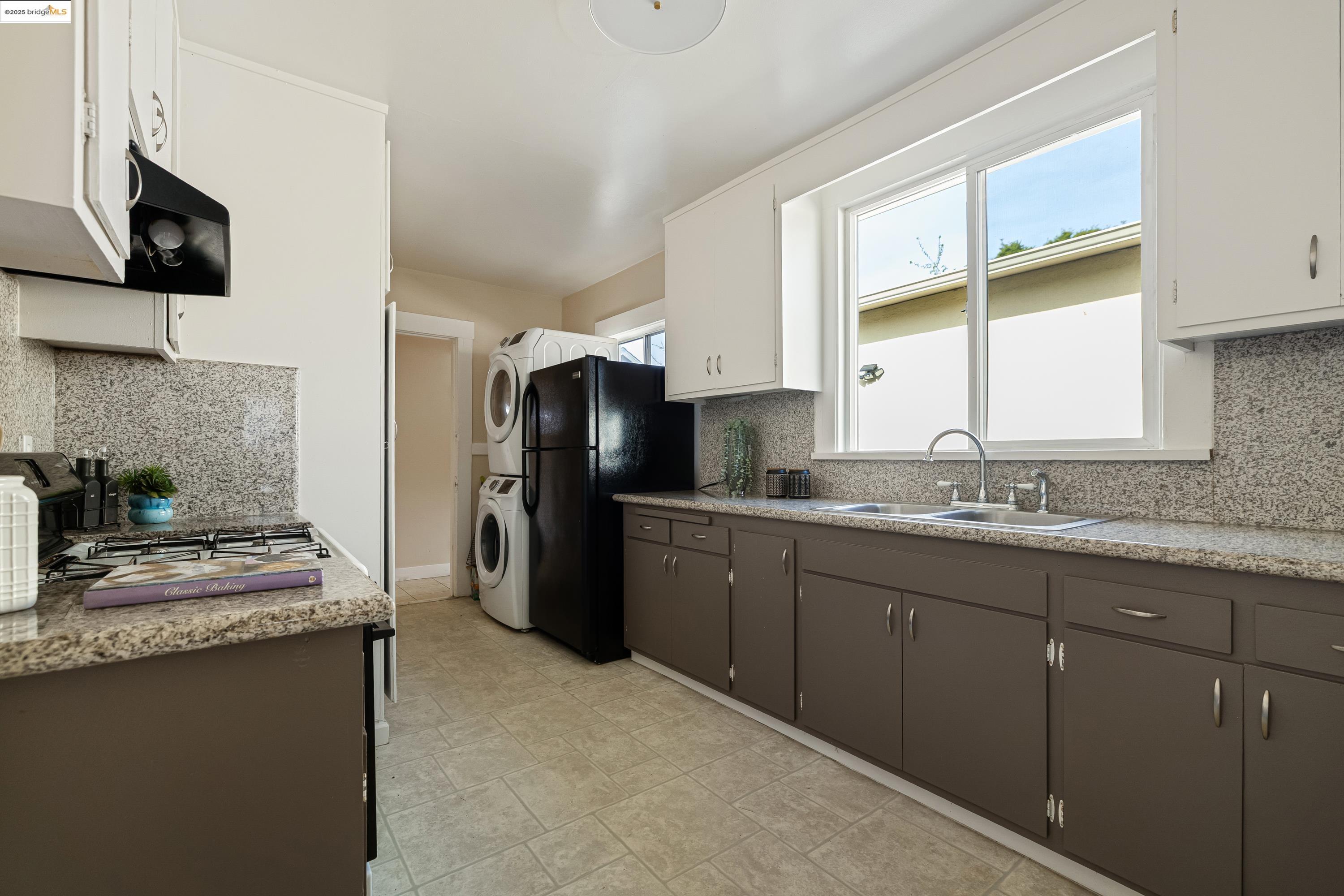 Detail Gallery Image 21 of 50 For 1505 Tyler St, Berkeley,  CA 94703 - 4 Beds | 3 Baths