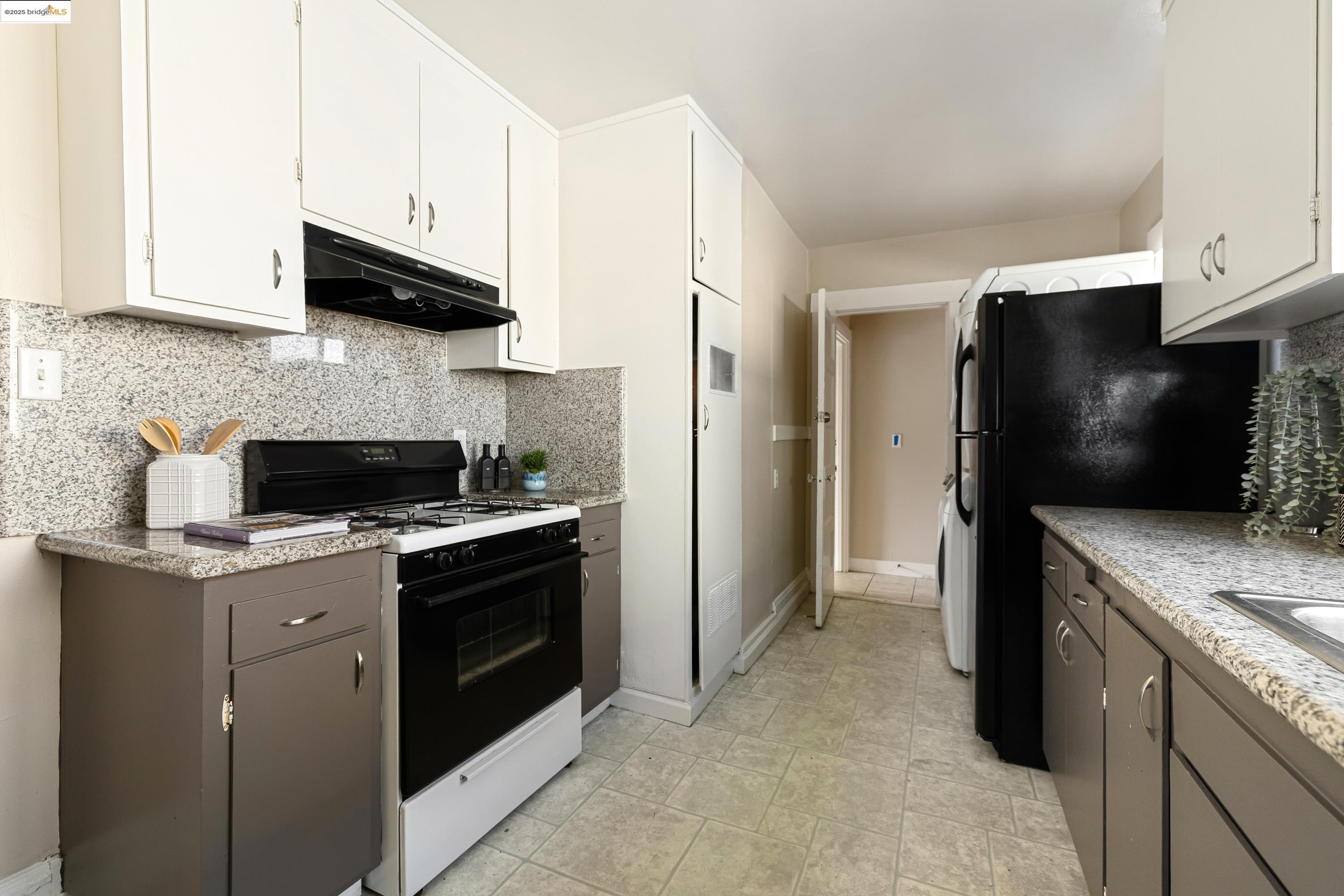 Detail Gallery Image 23 of 50 For 1505 Tyler St, Berkeley,  CA 94703 - 4 Beds | 3 Baths