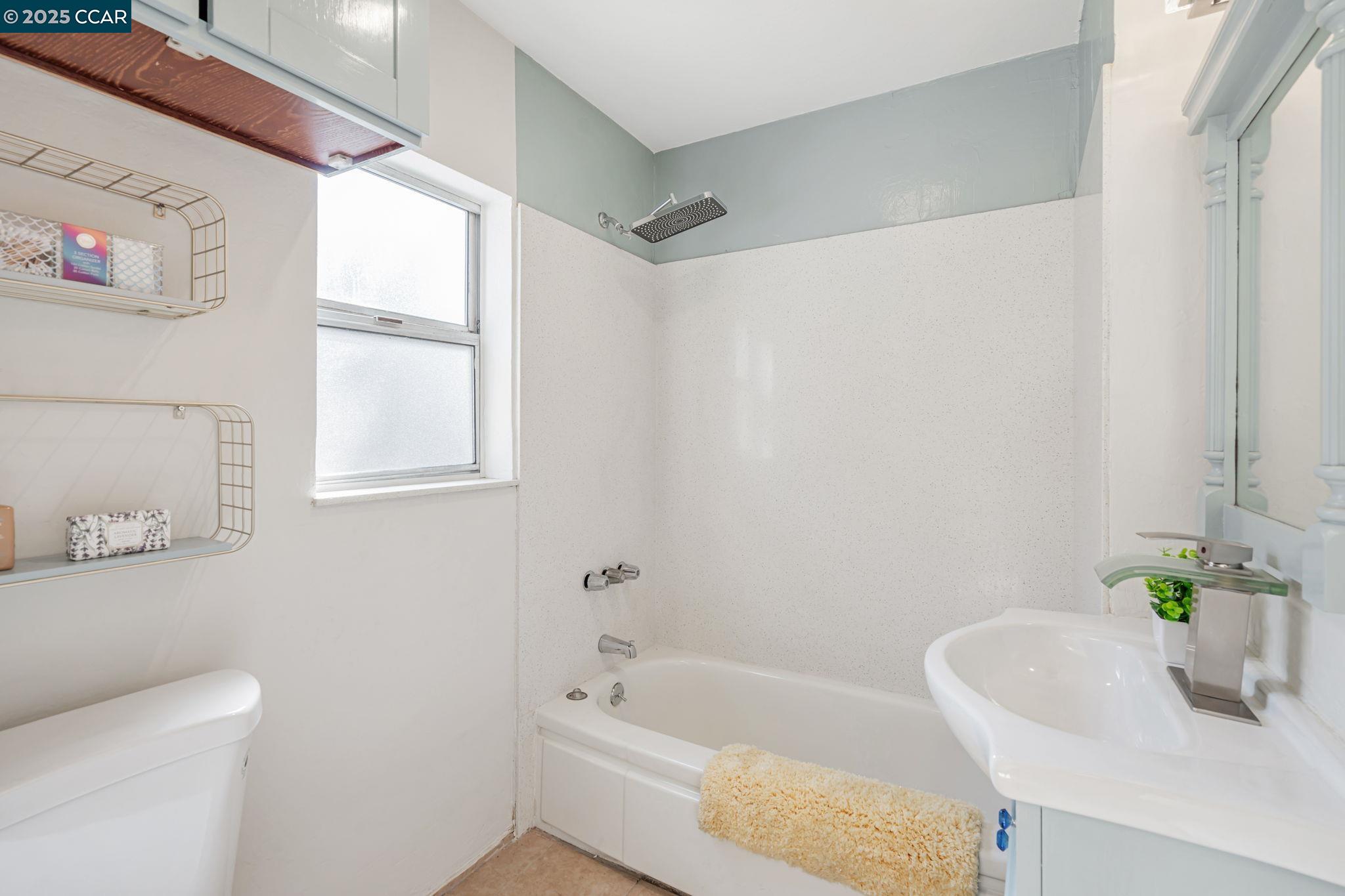 Detail Gallery Image 28 of 33 For 808 4th, Rodeo,  CA 94572-1330 - 3 Beds | 1 Baths