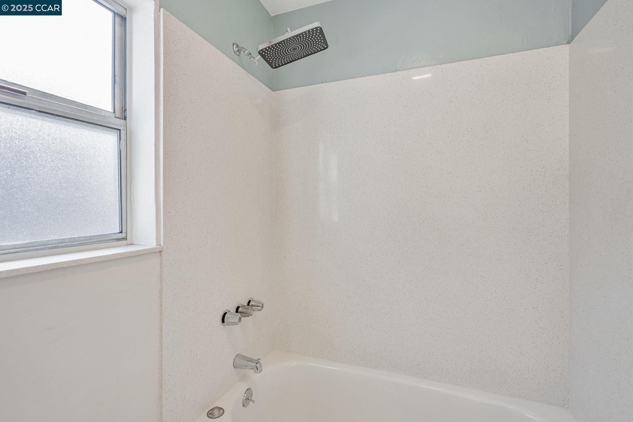 Detail Gallery Image 29 of 33 For 808 4th, Rodeo,  CA 94572-1330 - 3 Beds | 1 Baths