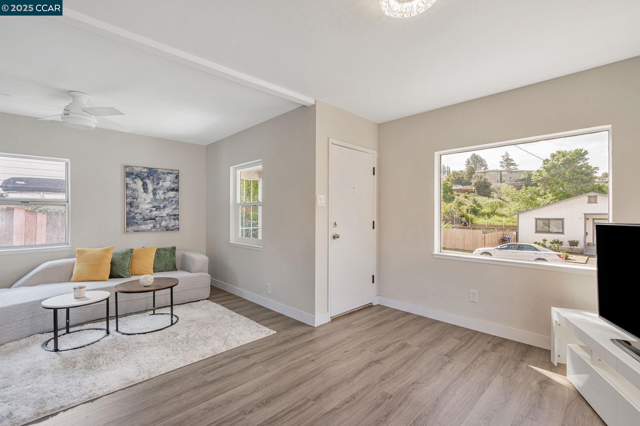Detail Gallery Image 7 of 33 For 808 4th, Rodeo,  CA 94572-1330 - 3 Beds | 1 Baths
