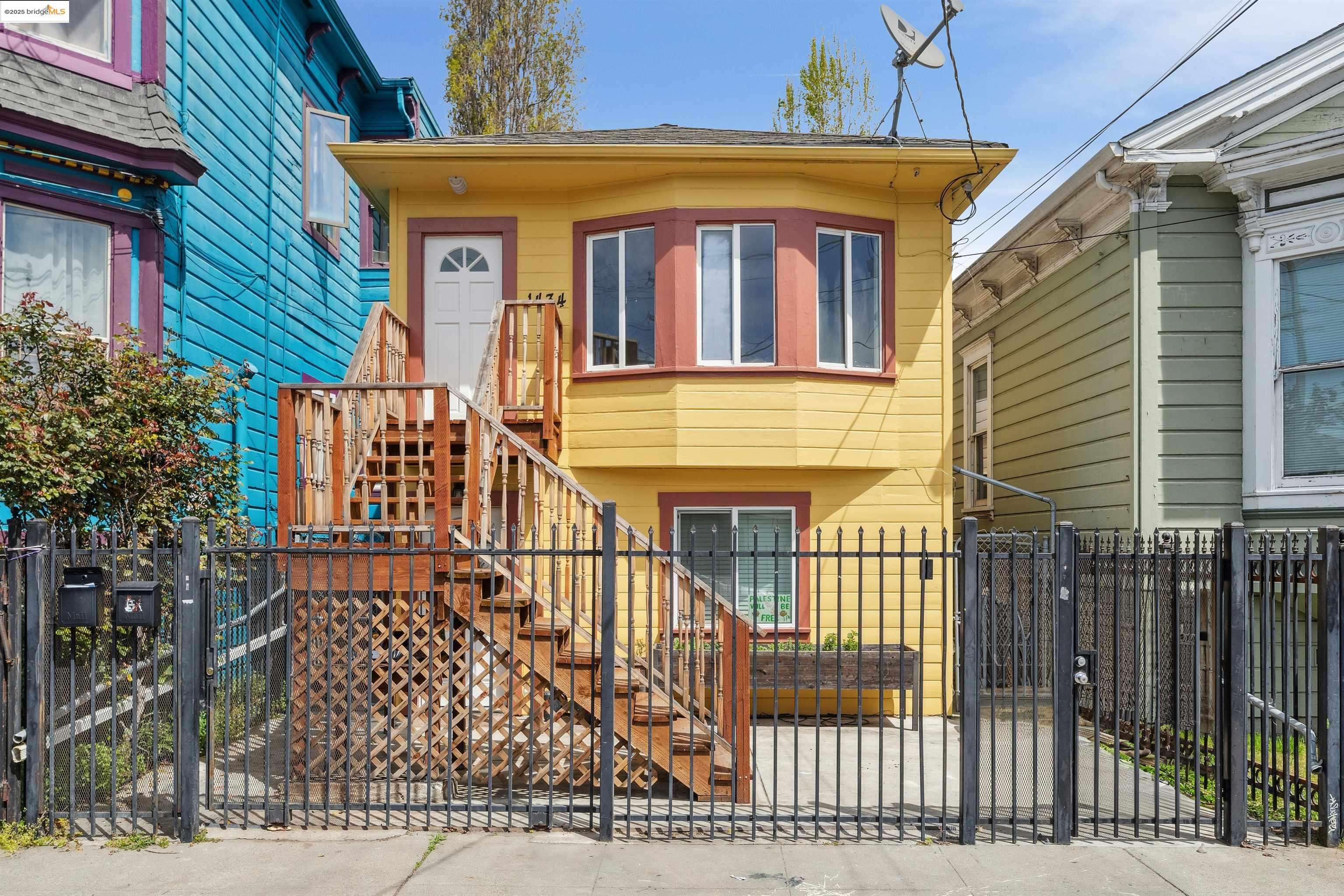 Detail Gallery Image 1 of 35 For 1434 10th St, Oakland,  CA 94607 - – Beds | – Baths