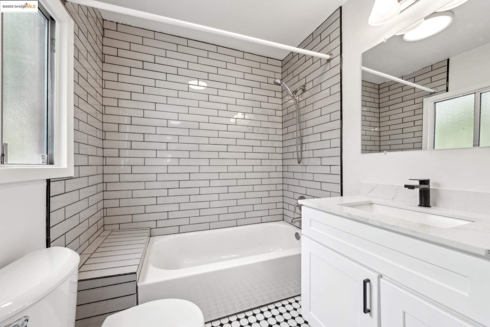 Detail Gallery Image 20 of 35 For 1434 10th St, Oakland,  CA 94607 - – Beds | – Baths