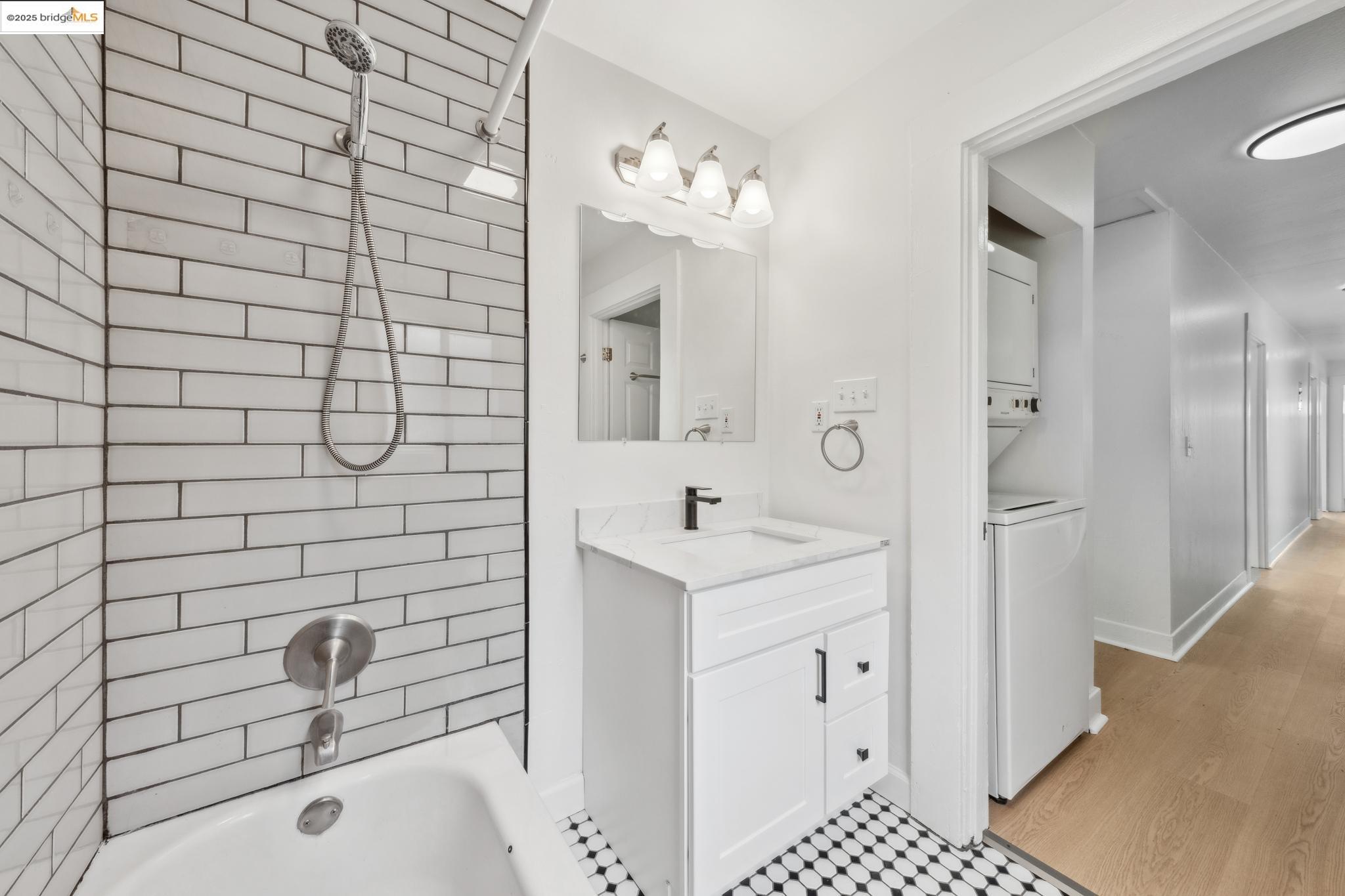 Detail Gallery Image 21 of 35 For 1434 10th St, Oakland,  CA 94607 - – Beds | – Baths