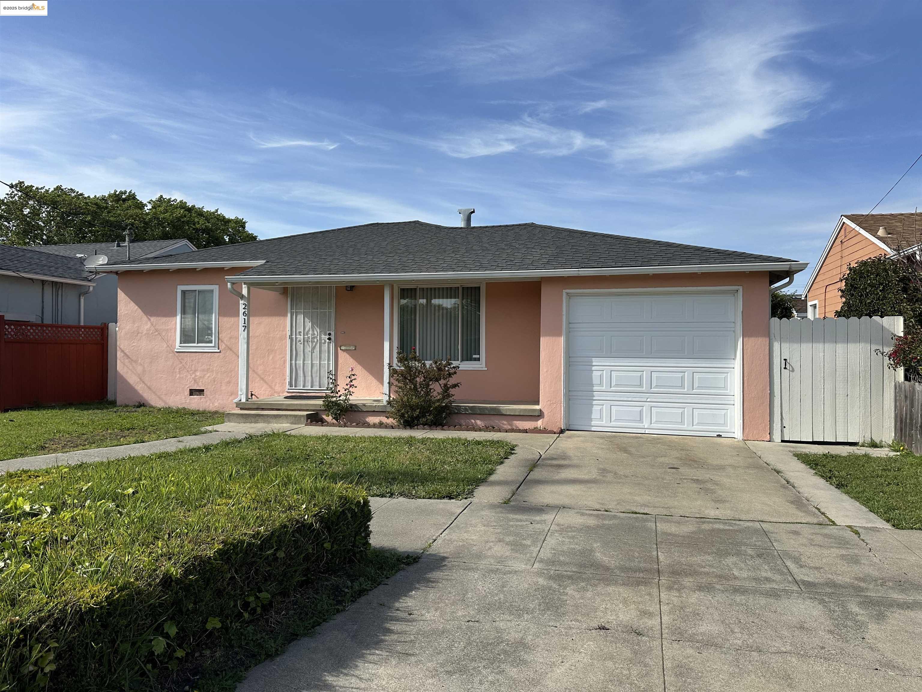 Detail Gallery Image 2 of 55 For 2617 Lowell Ave, Richmond,  CA 94804 - 3 Beds | 2 Baths