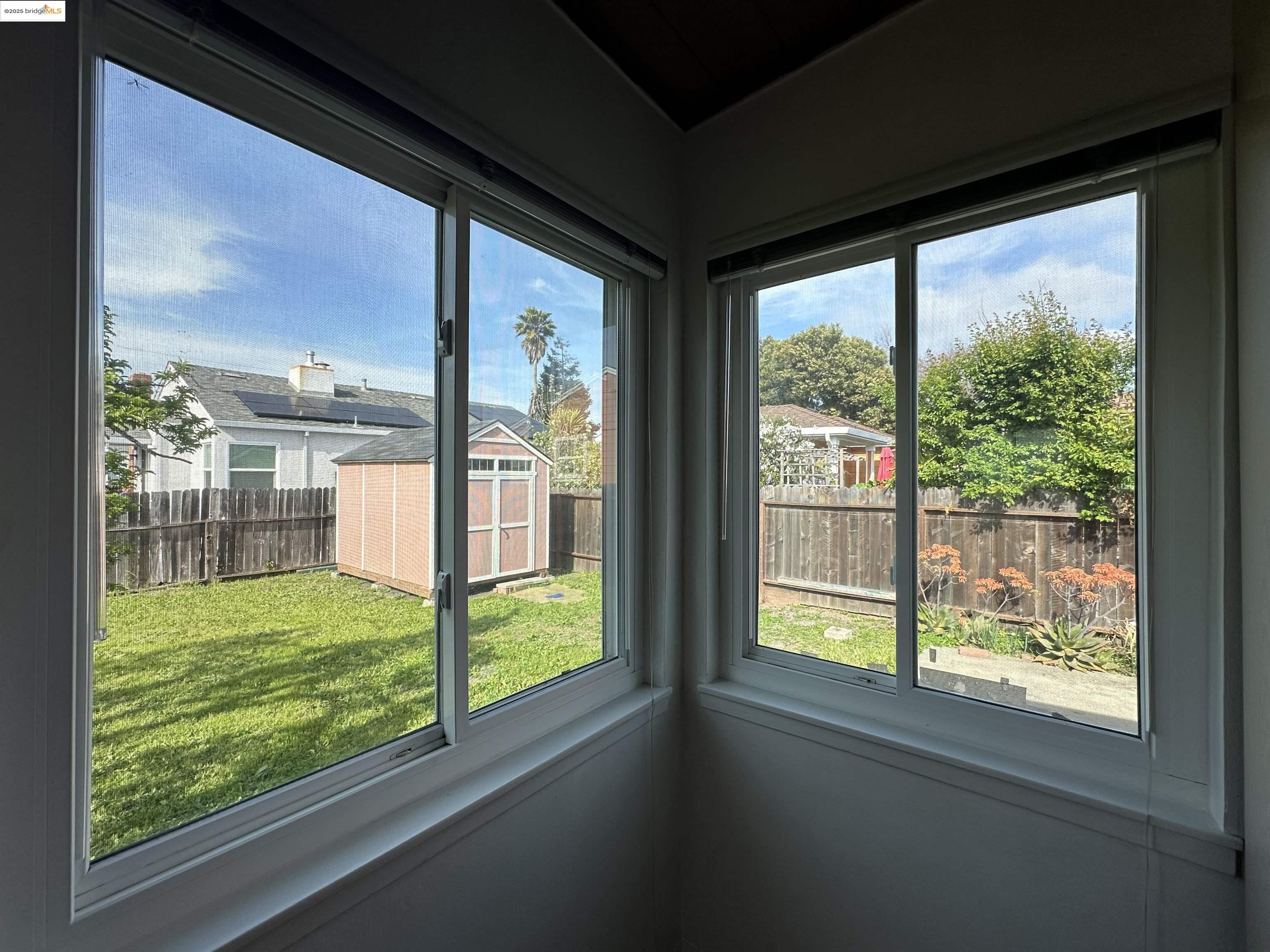Detail Gallery Image 18 of 55 For 2617 Lowell Ave, Richmond,  CA 94804 - 3 Beds | 2 Baths