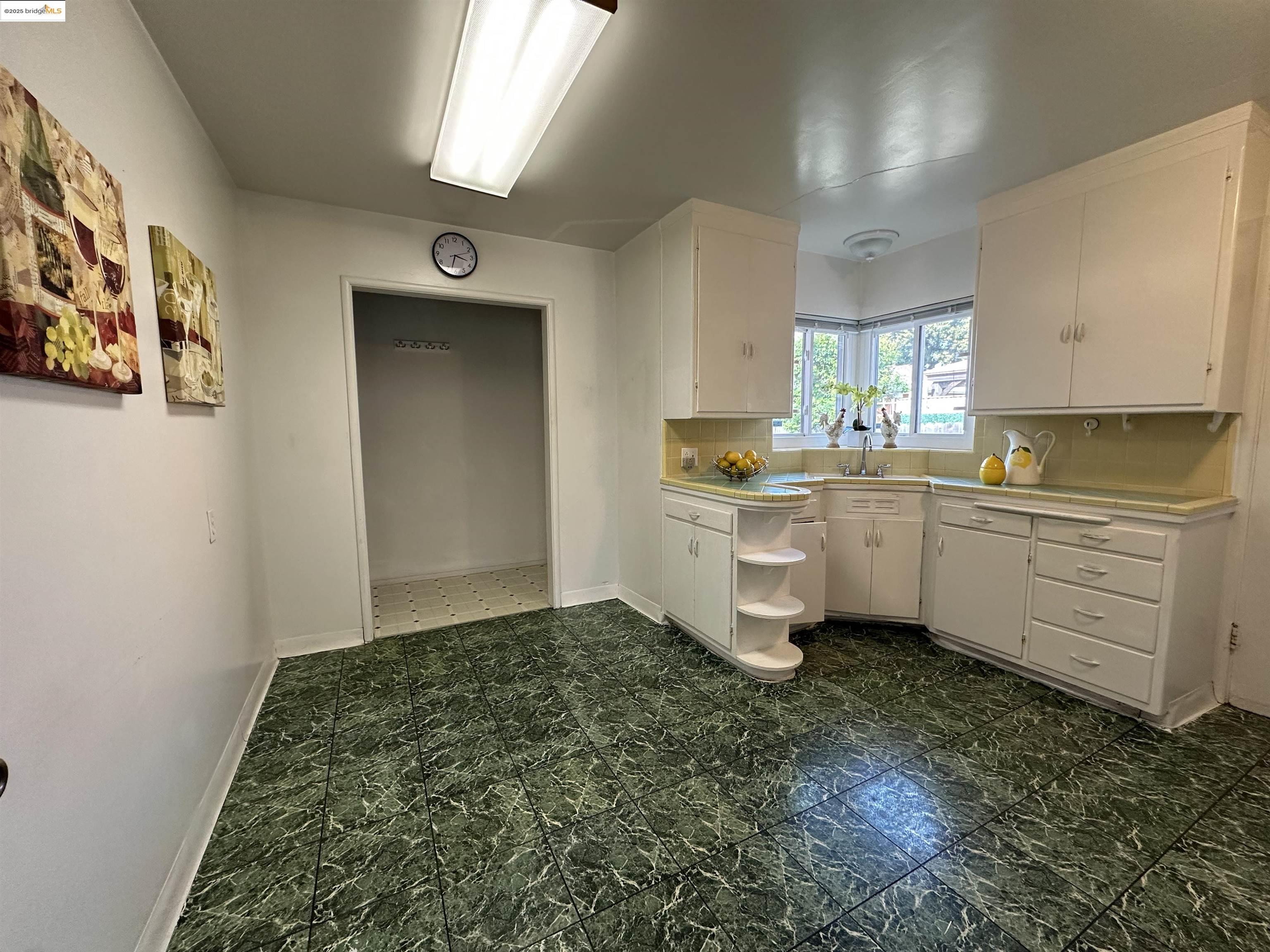 Detail Gallery Image 19 of 55 For 2617 Lowell Ave, Richmond,  CA 94804 - 3 Beds | 2 Baths