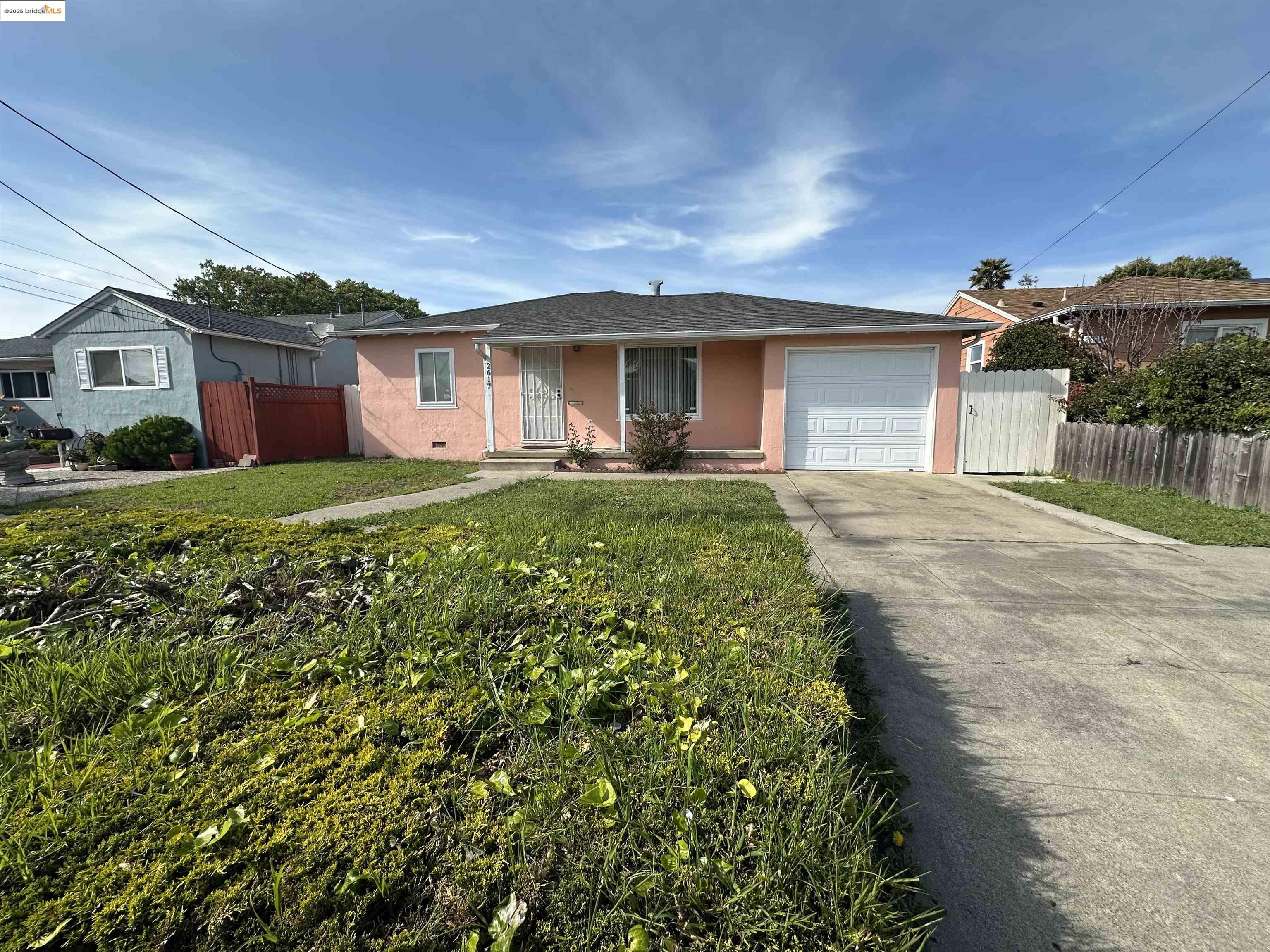 Detail Gallery Image 3 of 55 For 2617 Lowell Ave, Richmond,  CA 94804 - 3 Beds | 2 Baths