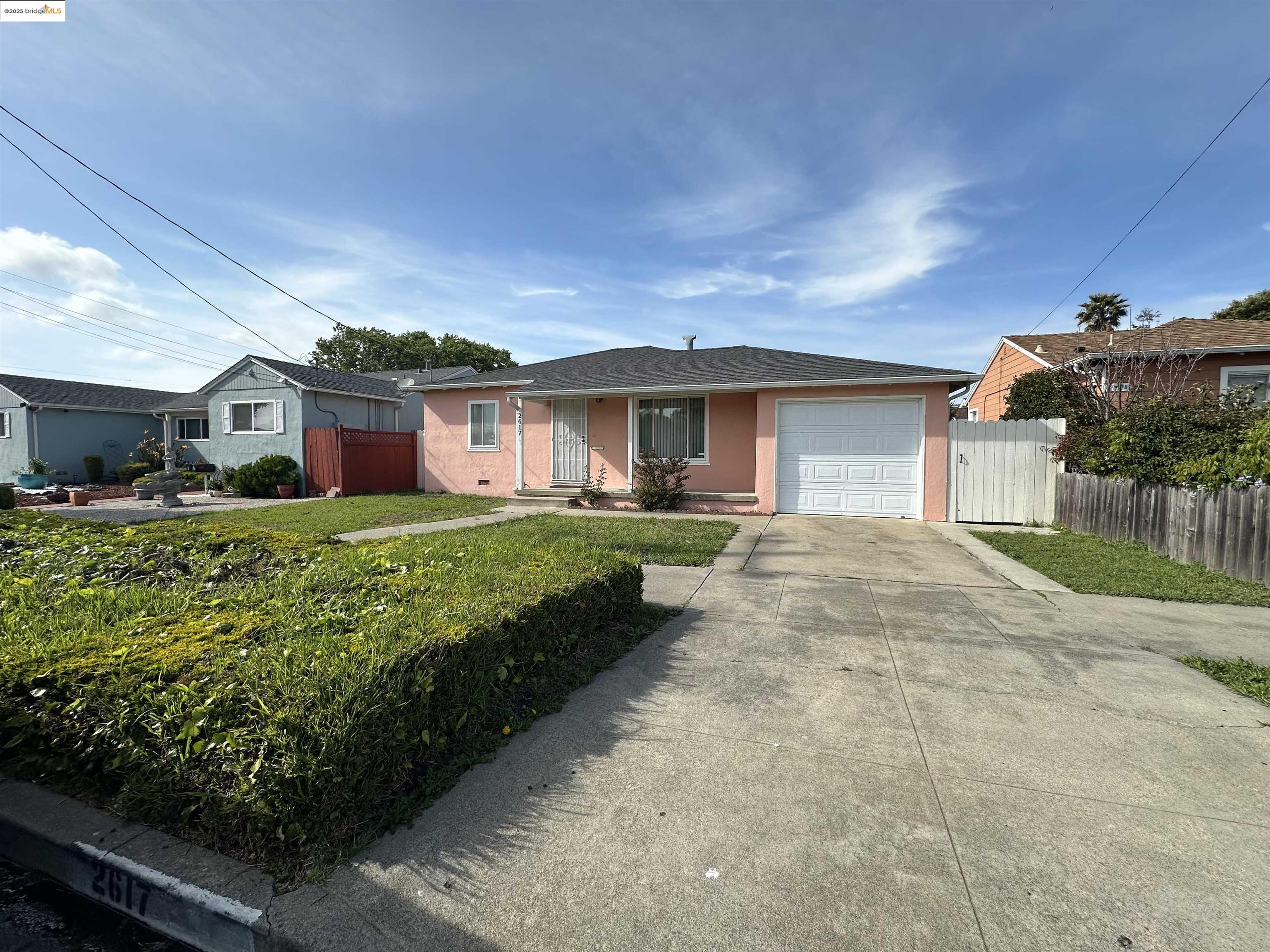 Detail Gallery Image 4 of 55 For 2617 Lowell Ave, Richmond,  CA 94804 - 3 Beds | 2 Baths