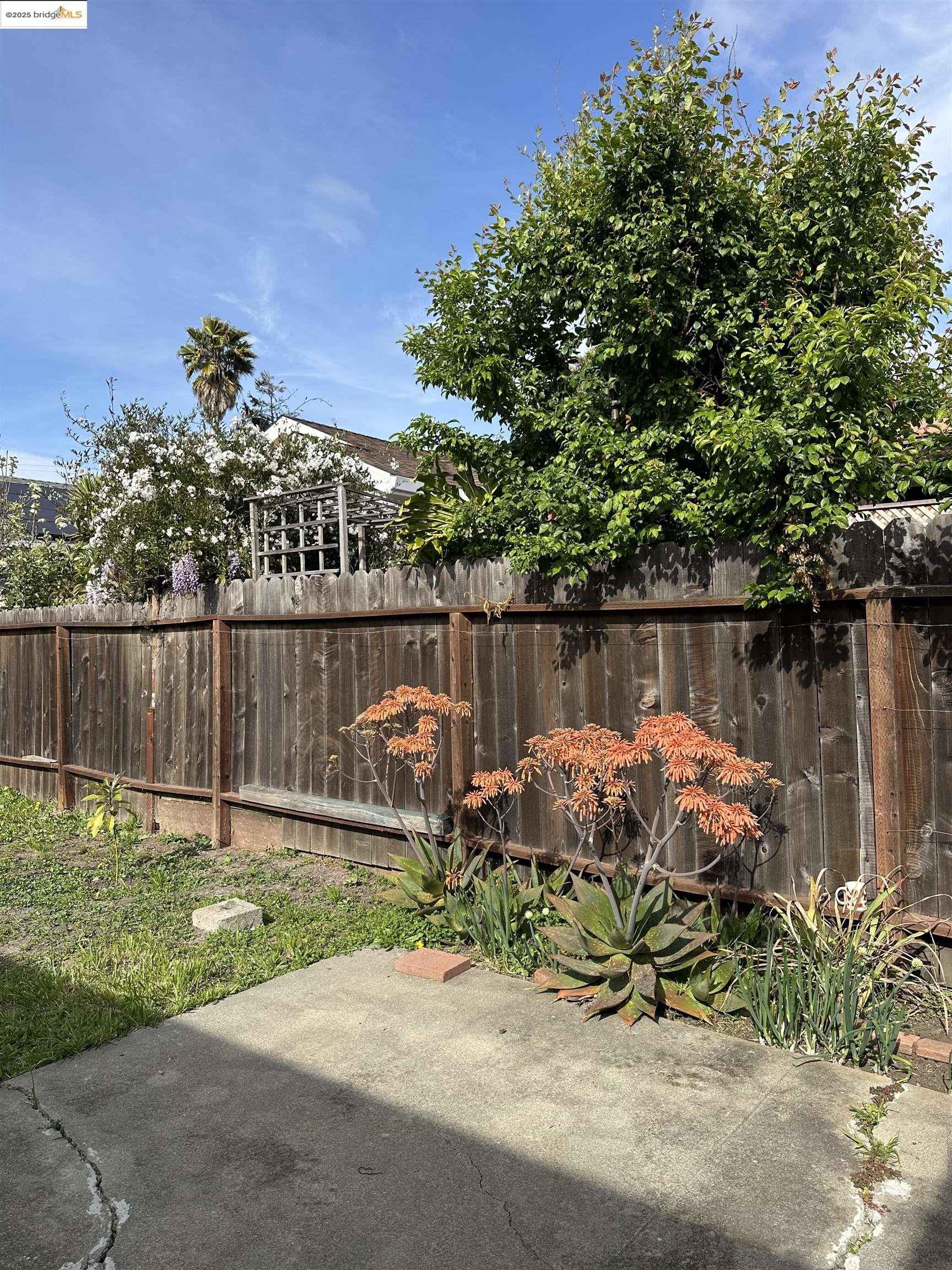 Detail Gallery Image 40 of 55 For 2617 Lowell Ave, Richmond,  CA 94804 - 3 Beds | 2 Baths