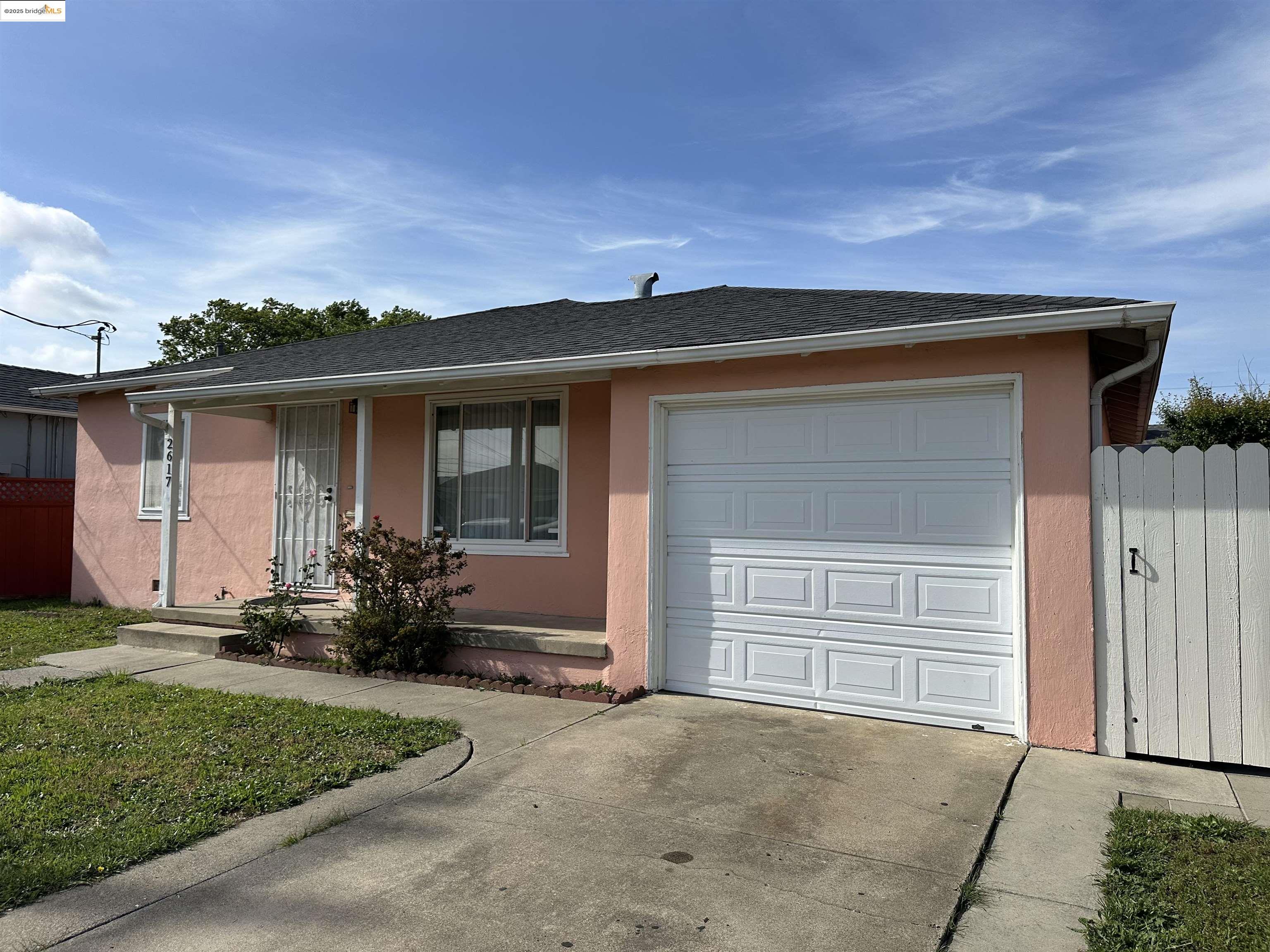 Detail Gallery Image 6 of 55 For 2617 Lowell Ave, Richmond,  CA 94804 - 3 Beds | 2 Baths
