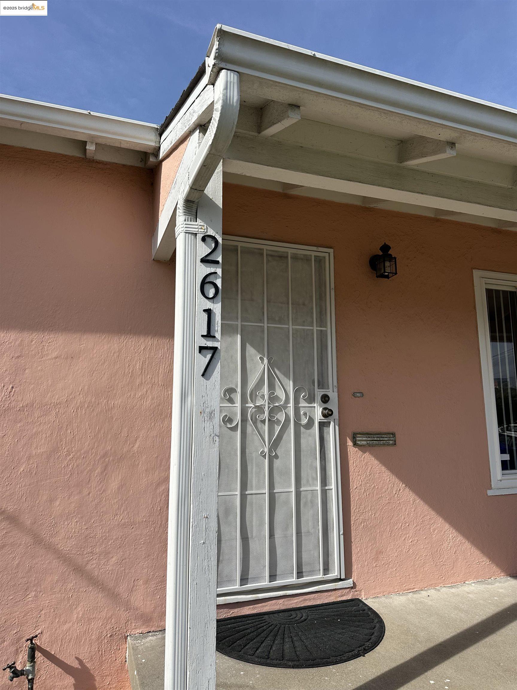 Detail Gallery Image 7 of 55 For 2617 Lowell Ave, Richmond,  CA 94804 - 3 Beds | 2 Baths