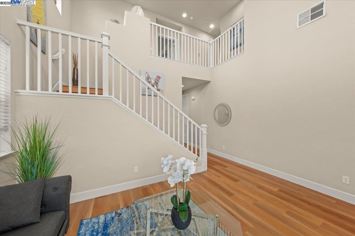 Detail Gallery Image 6 of 42 For 236 Gerald Cir, Milpitas,  CA 95035 - 3 Beds | 2/1 Baths