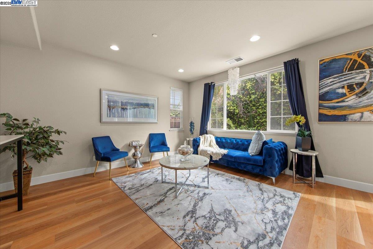 Detail Gallery Image 7 of 42 For 236 Gerald Cir, Milpitas,  CA 95035 - 3 Beds | 2/1 Baths