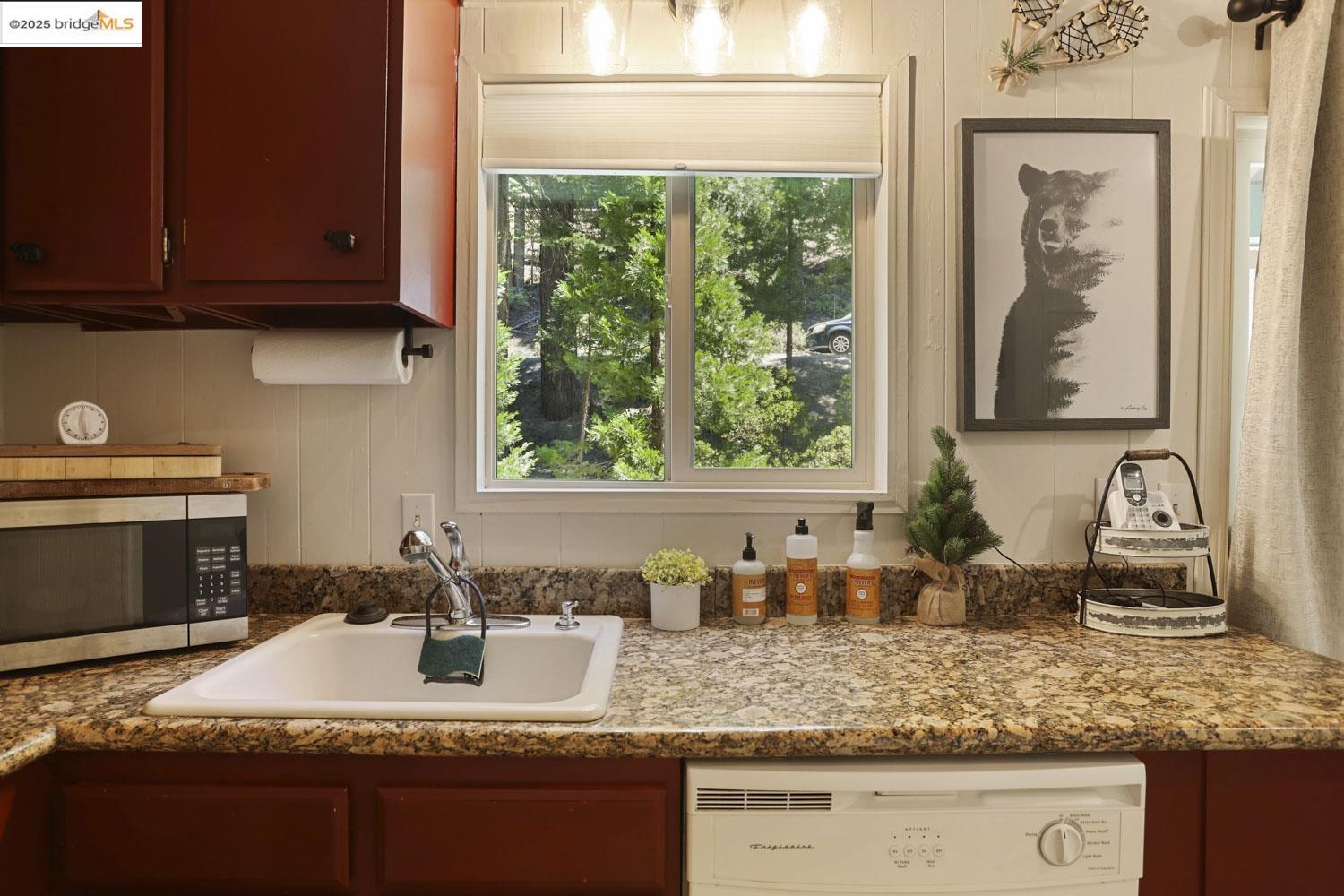 Detail Gallery Image 6 of 49 For 33840 Upper Leland Rd a,  Pinecrest,  CA 95375 - 3 Beds | 2 Baths