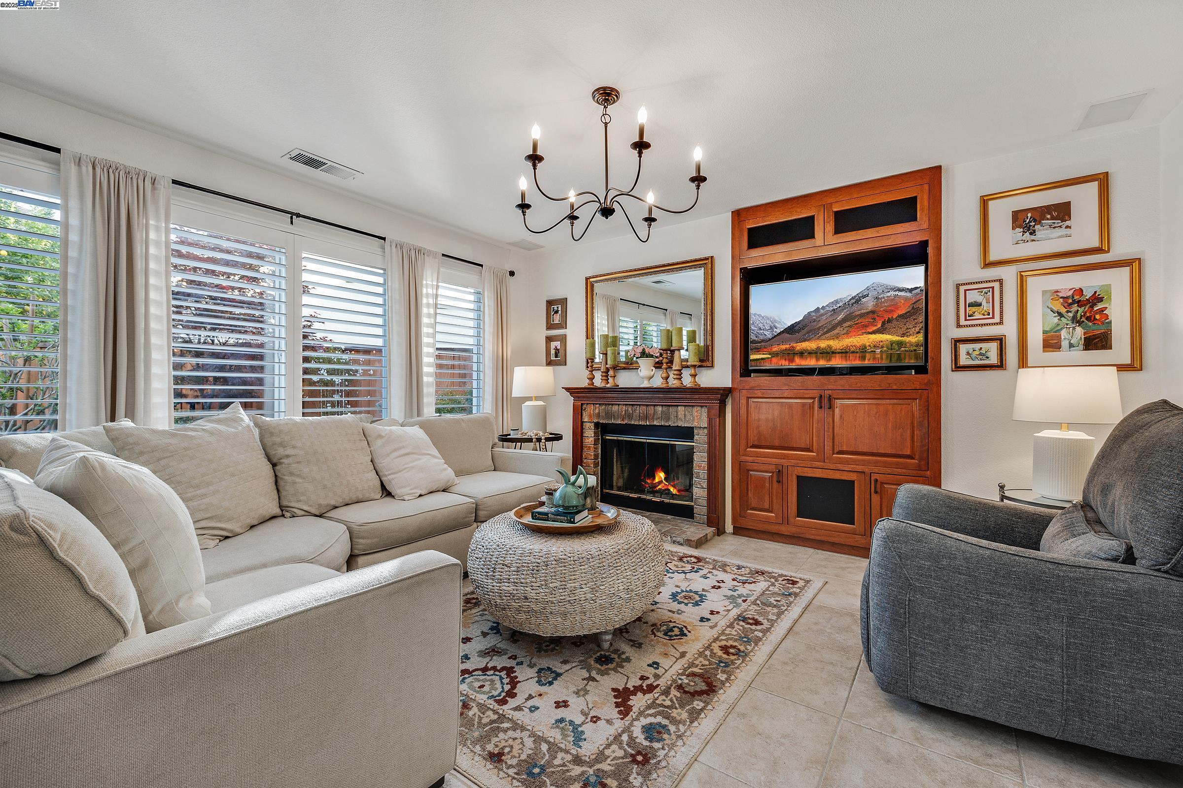 Detail Gallery Image 12 of 46 For 4252 Katie Lane, Pleasanton,  CA 94588 - 4 Beds | 2/1 Baths