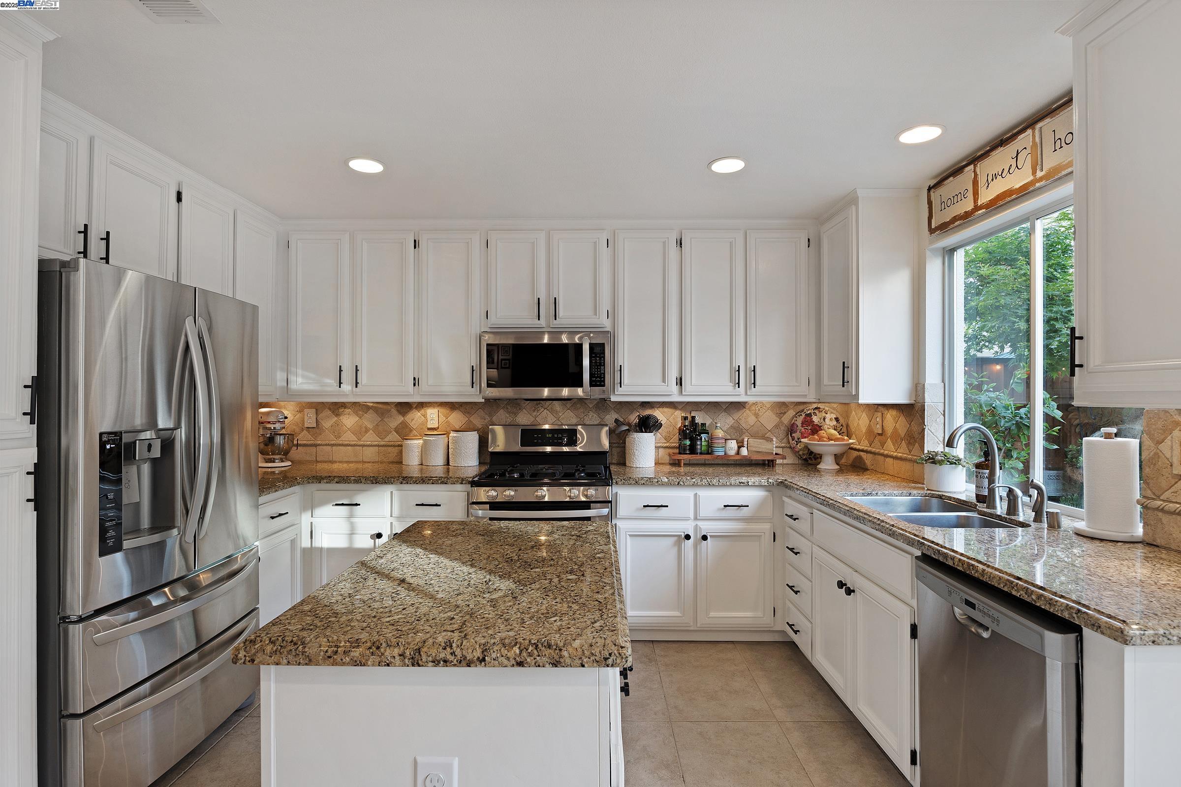 Detail Gallery Image 13 of 46 For 4252 Katie Lane, Pleasanton,  CA 94588 - 4 Beds | 2/1 Baths