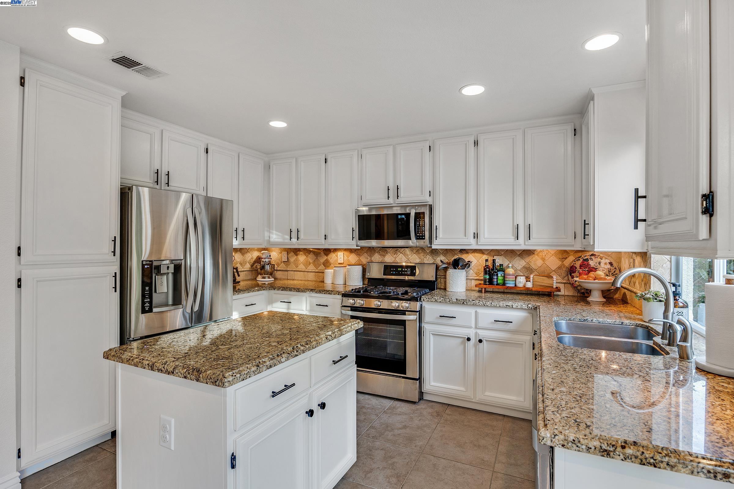 Detail Gallery Image 15 of 46 For 4252 Katie Lane, Pleasanton,  CA 94588 - 4 Beds | 2/1 Baths