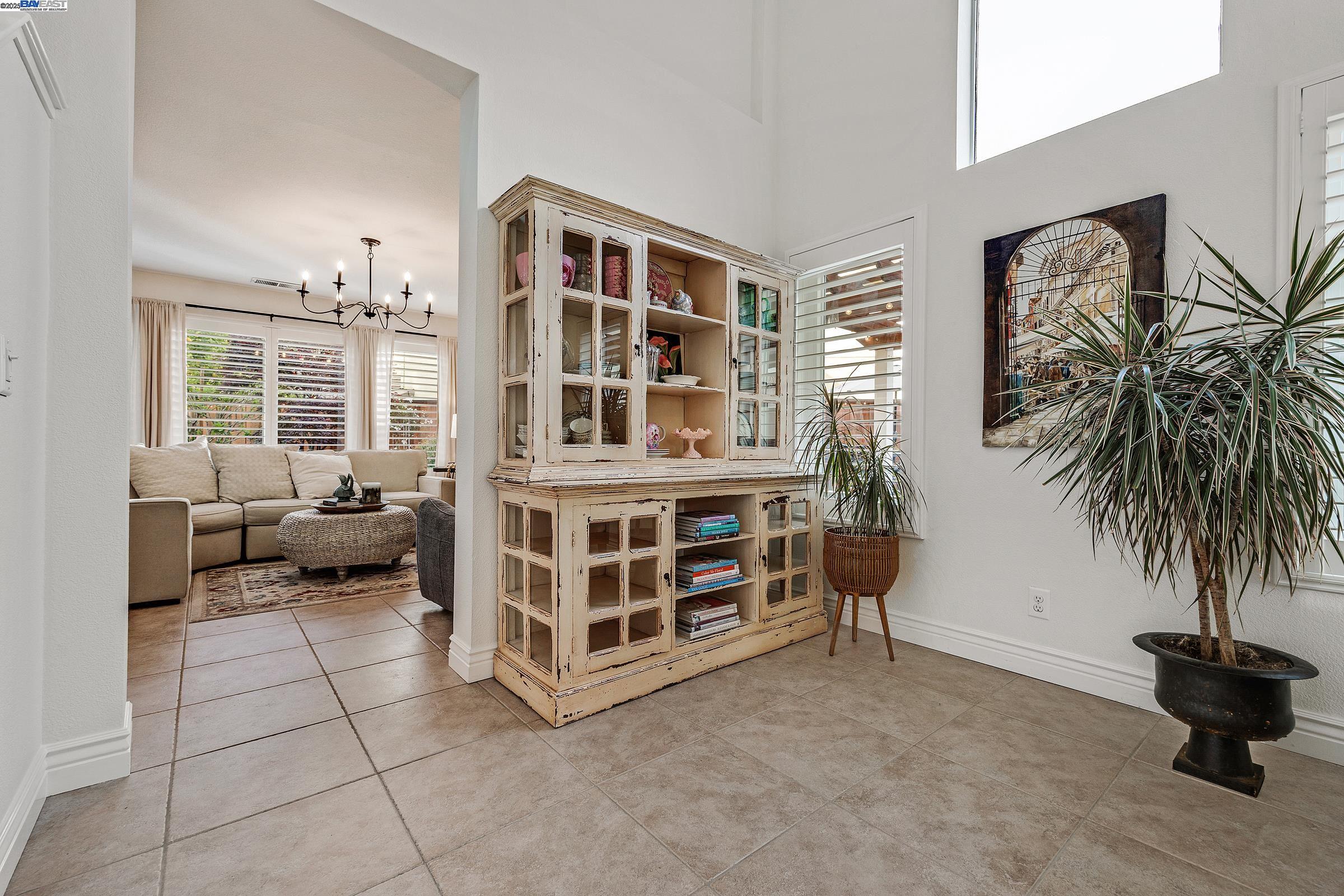 Detail Gallery Image 10 of 46 For 4252 Katie Lane, Pleasanton,  CA 94588 - 4 Beds | 2/1 Baths