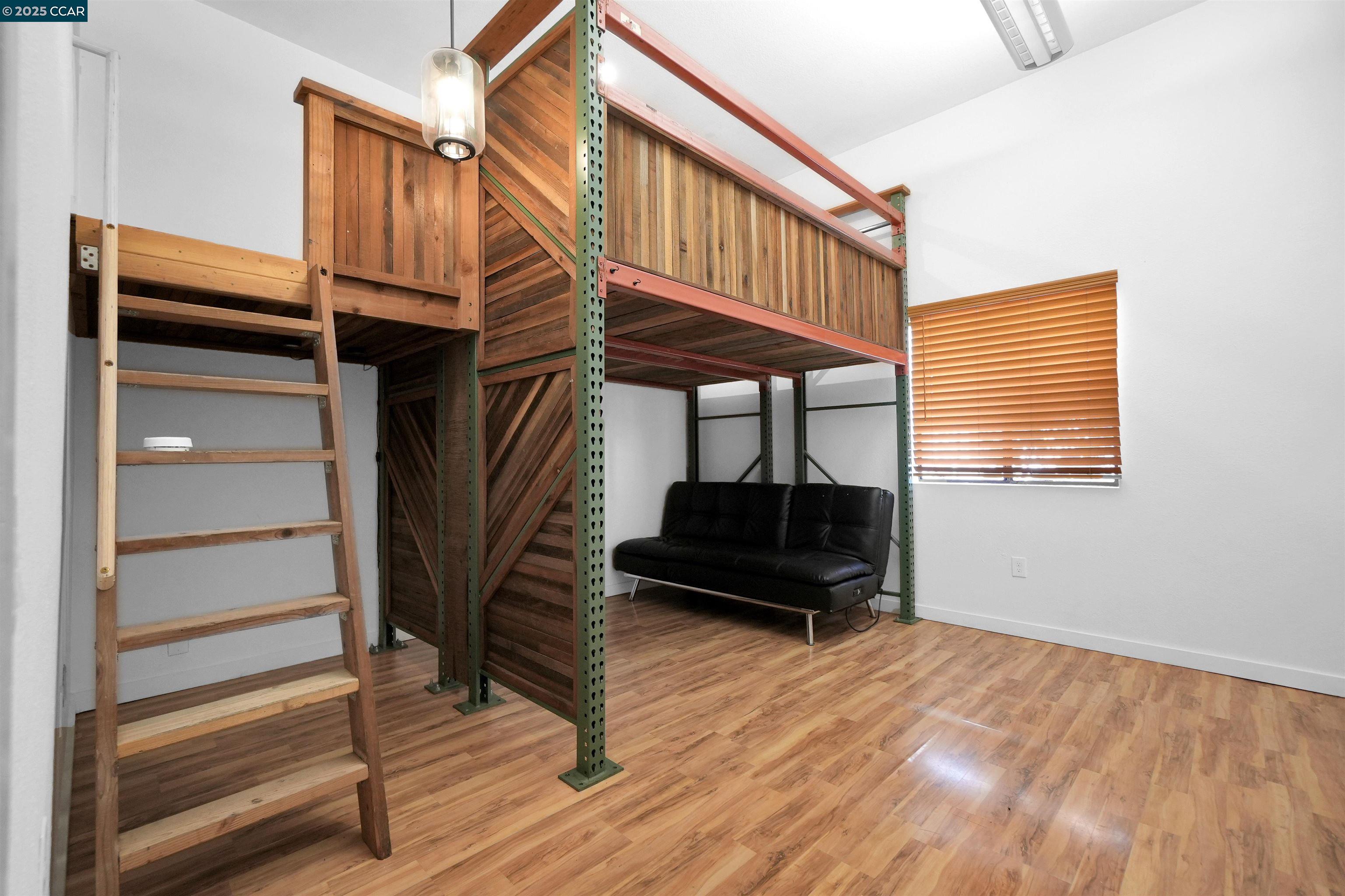 Detail Gallery Image 11 of 38 For 1092 Calcot Place, Oakland,  CA 94606 - – Beds | – Baths