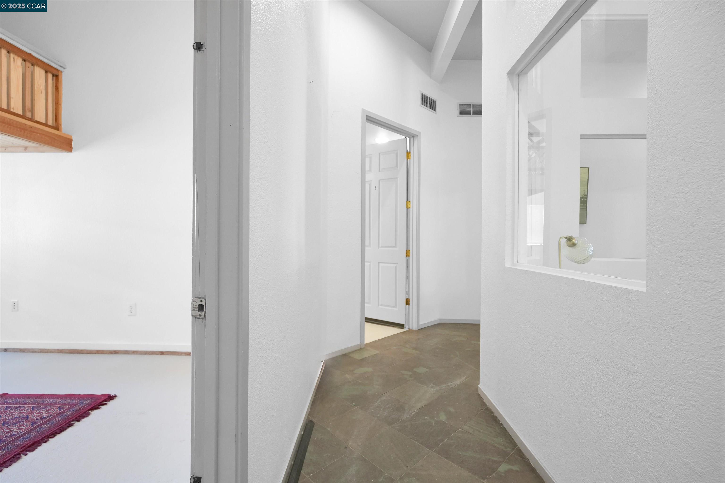 Detail Gallery Image 13 of 38 For 1092 Calcot Place, Oakland,  CA 94606 - – Beds | – Baths