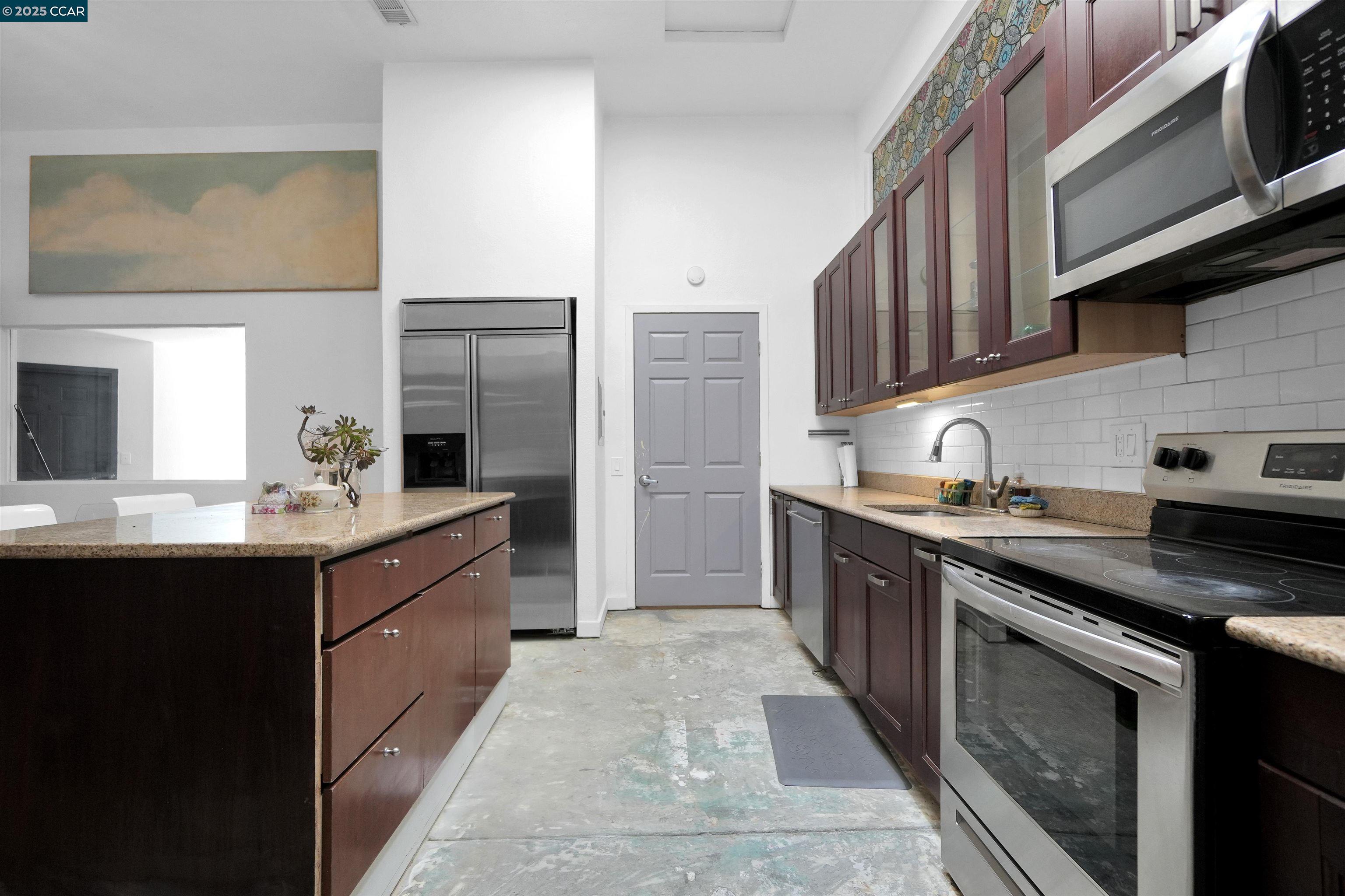 Detail Gallery Image 22 of 38 For 1092 Calcot Place, Oakland,  CA 94606 - – Beds | – Baths