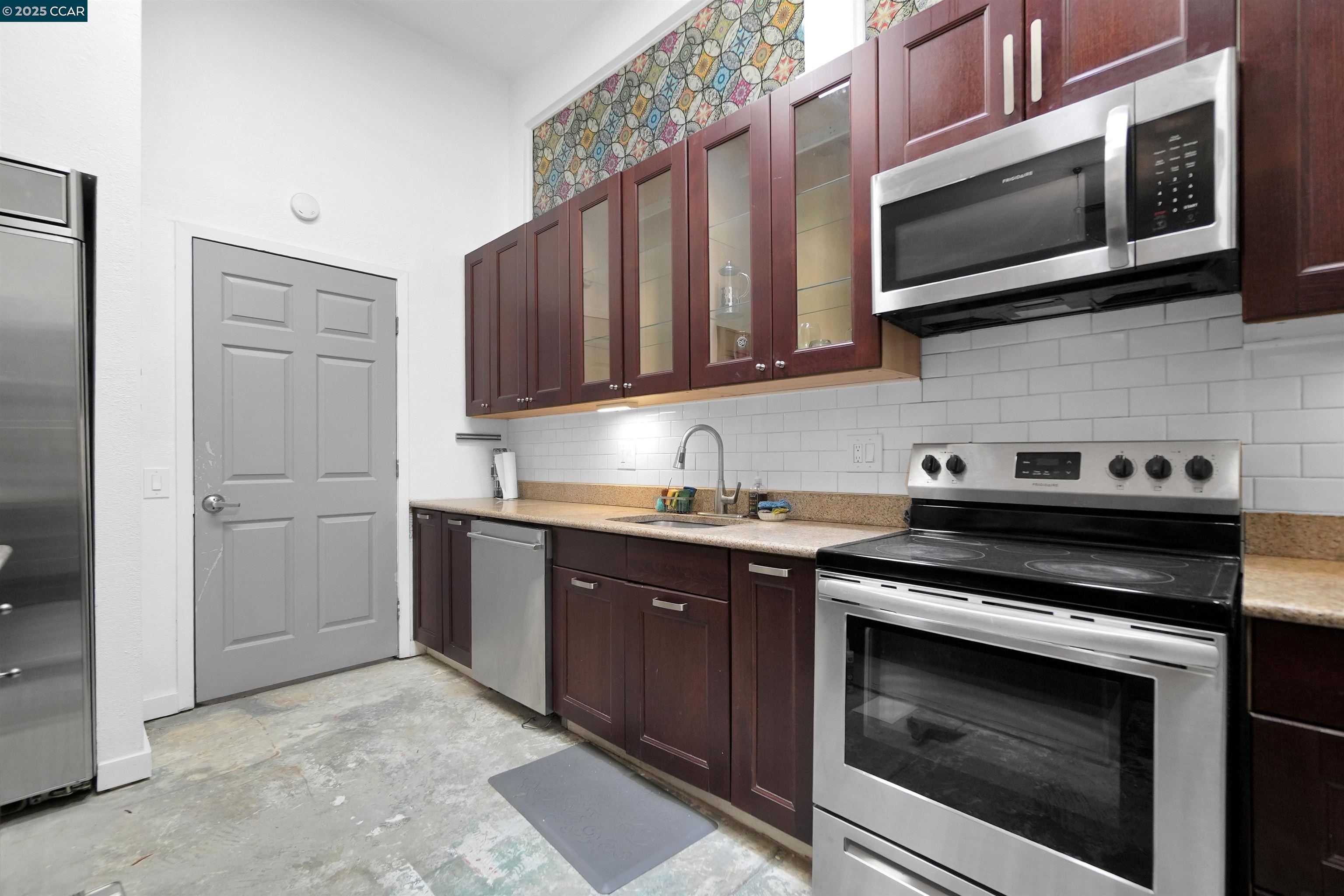 Detail Gallery Image 23 of 38 For 1092 Calcot Place, Oakland,  CA 94606 - – Beds | – Baths