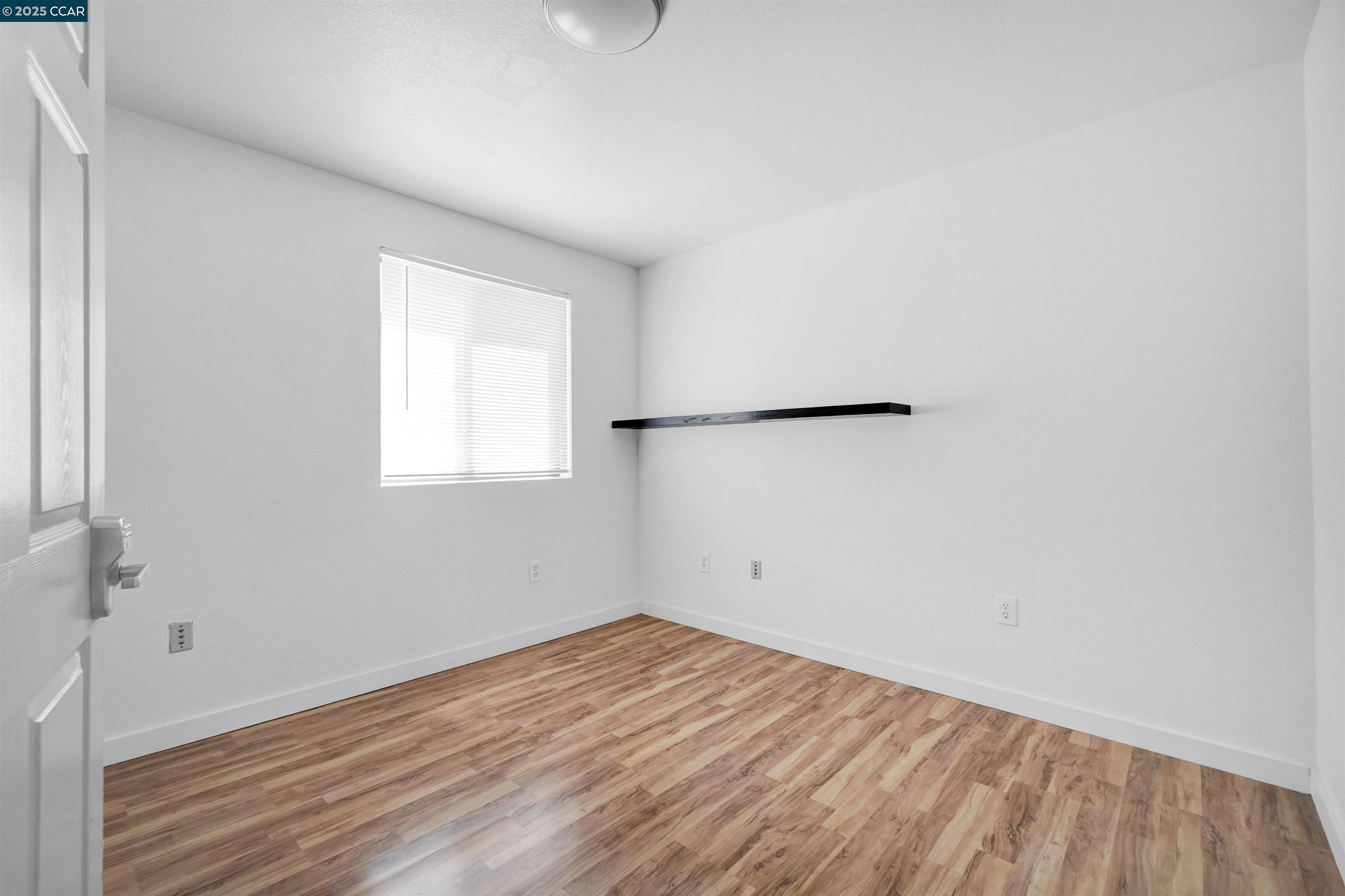 Detail Gallery Image 24 of 38 For 1092 Calcot Place, Oakland,  CA 94606 - – Beds | – Baths