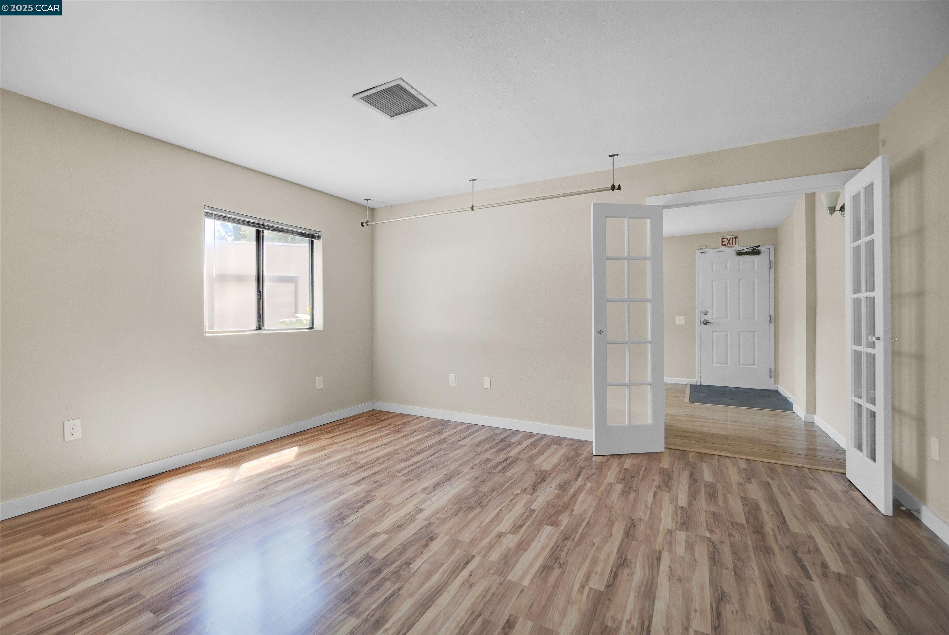 Detail Gallery Image 29 of 38 For 1092 Calcot Place, Oakland,  CA 94606 - – Beds | – Baths