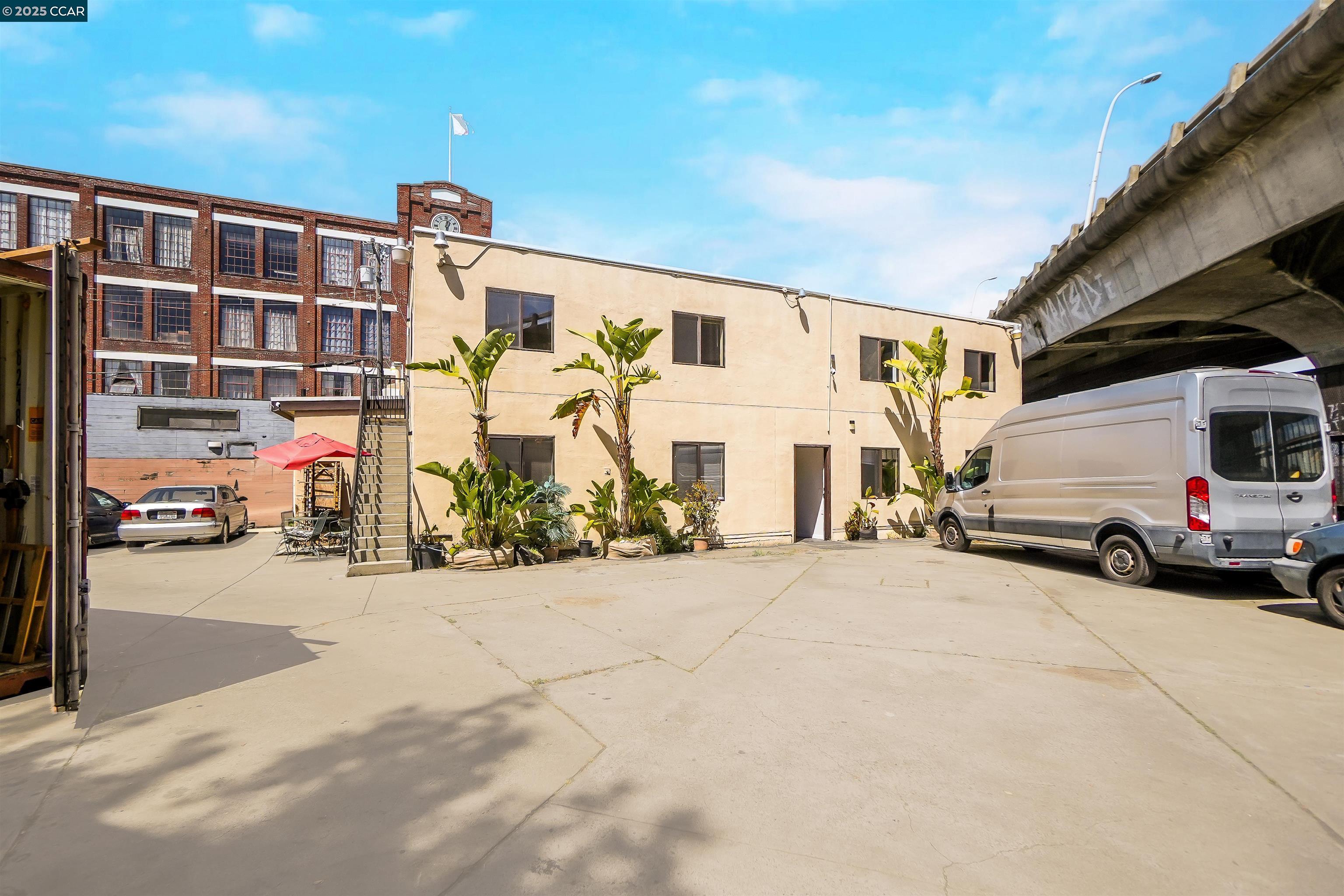 Detail Gallery Image 34 of 38 For 1092 Calcot Place, Oakland,  CA 94606 - – Beds | – Baths