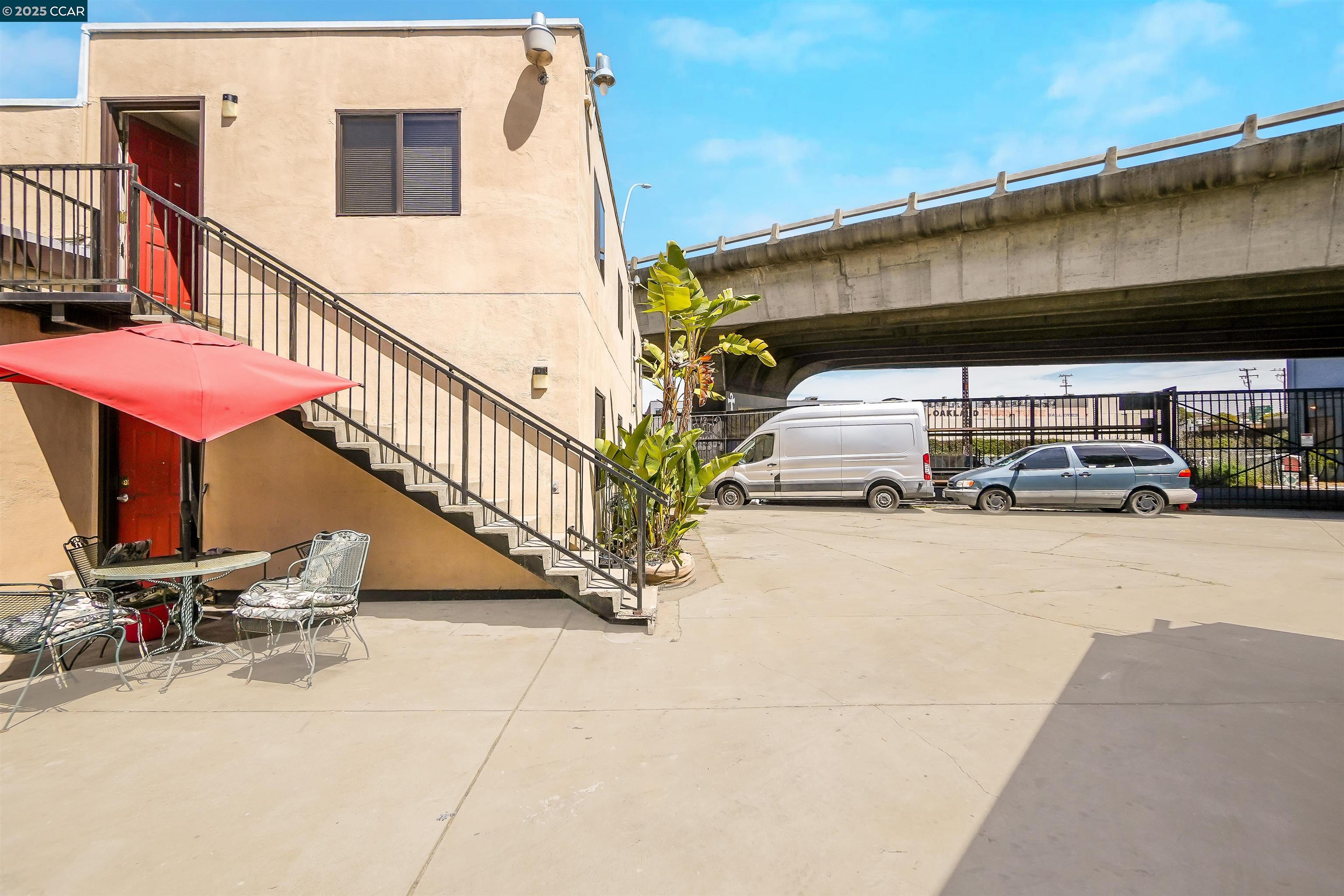 Detail Gallery Image 36 of 38 For 1092 Calcot Place, Oakland,  CA 94606 - – Beds | – Baths