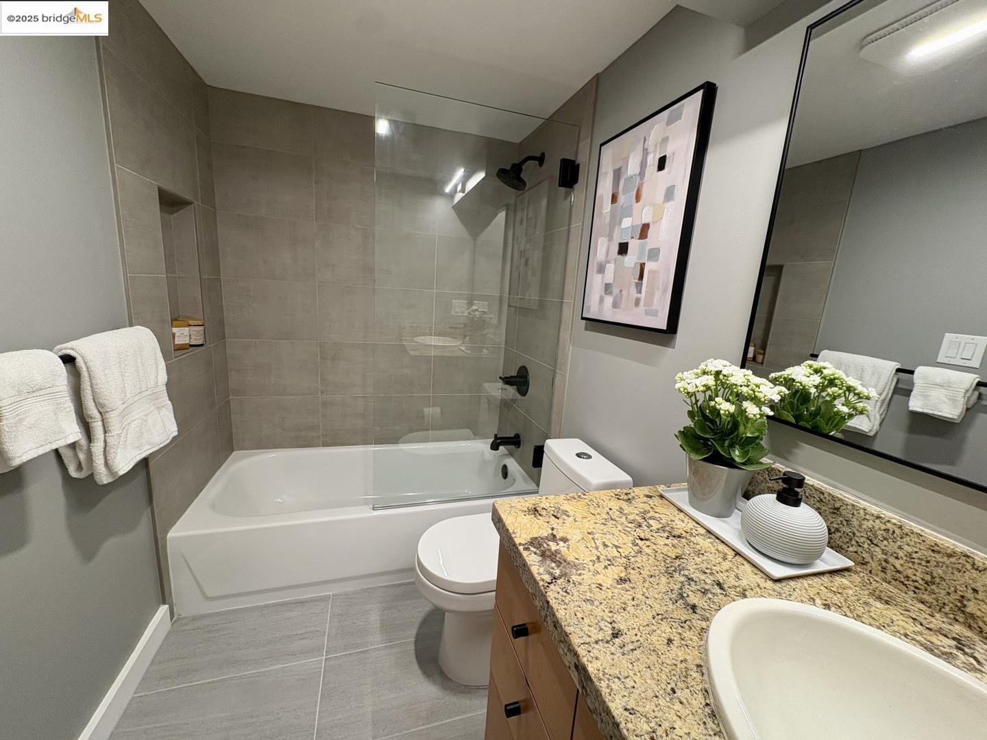 Detail Gallery Image 14 of 40 For 701 Pennsylvania Ave #109,  San Francisco,  CA 94107 - 2 Beds | 2 Baths