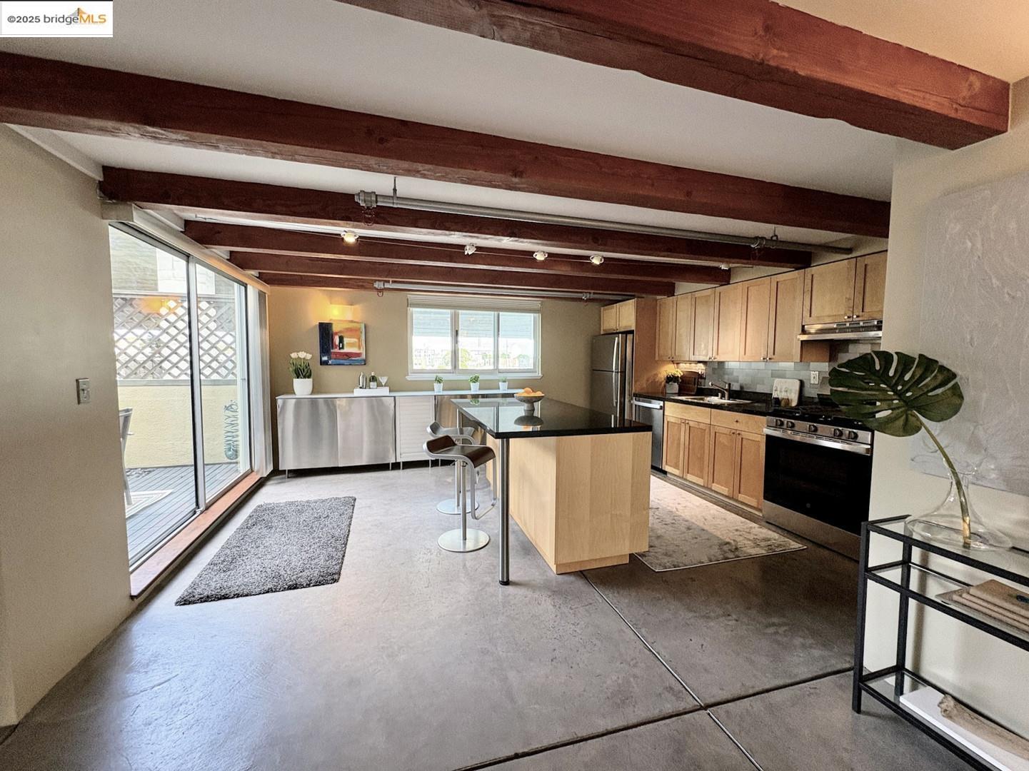 Detail Gallery Image 3 of 40 For 701 Pennsylvania Ave #109,  San Francisco,  CA 94107 - 2 Beds | 2 Baths