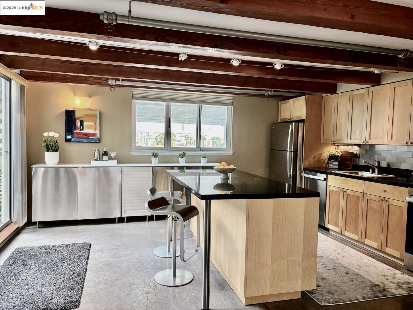 Detail Gallery Image 4 of 40 For 701 Pennsylvania Ave #109,  San Francisco,  CA 94107 - 2 Beds | 2 Baths