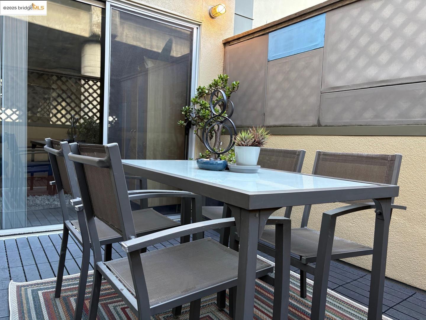 Detail Gallery Image 10 of 40 For 701 Pennsylvania Ave #109,  San Francisco,  CA 94107 - 2 Beds | 2 Baths