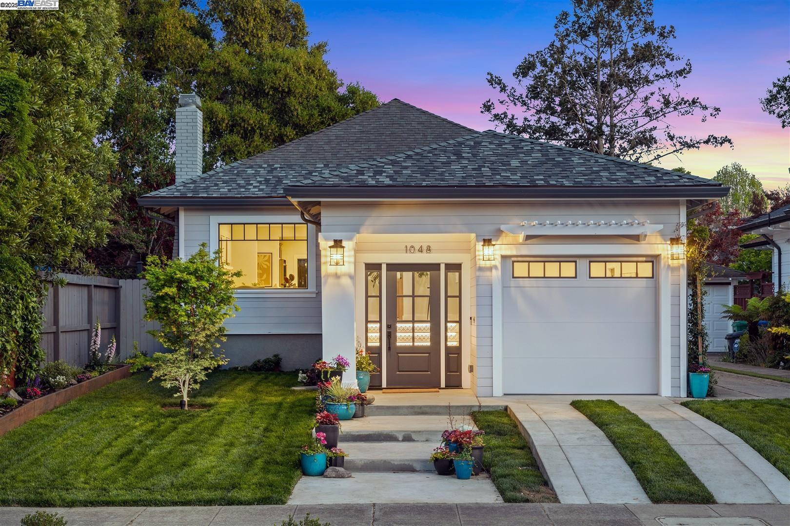 Detail Gallery Image 1 of 1 For 1048 Fair Oaks Ave, Alameda,  CA 94501 - 3 Beds | 2 Baths
