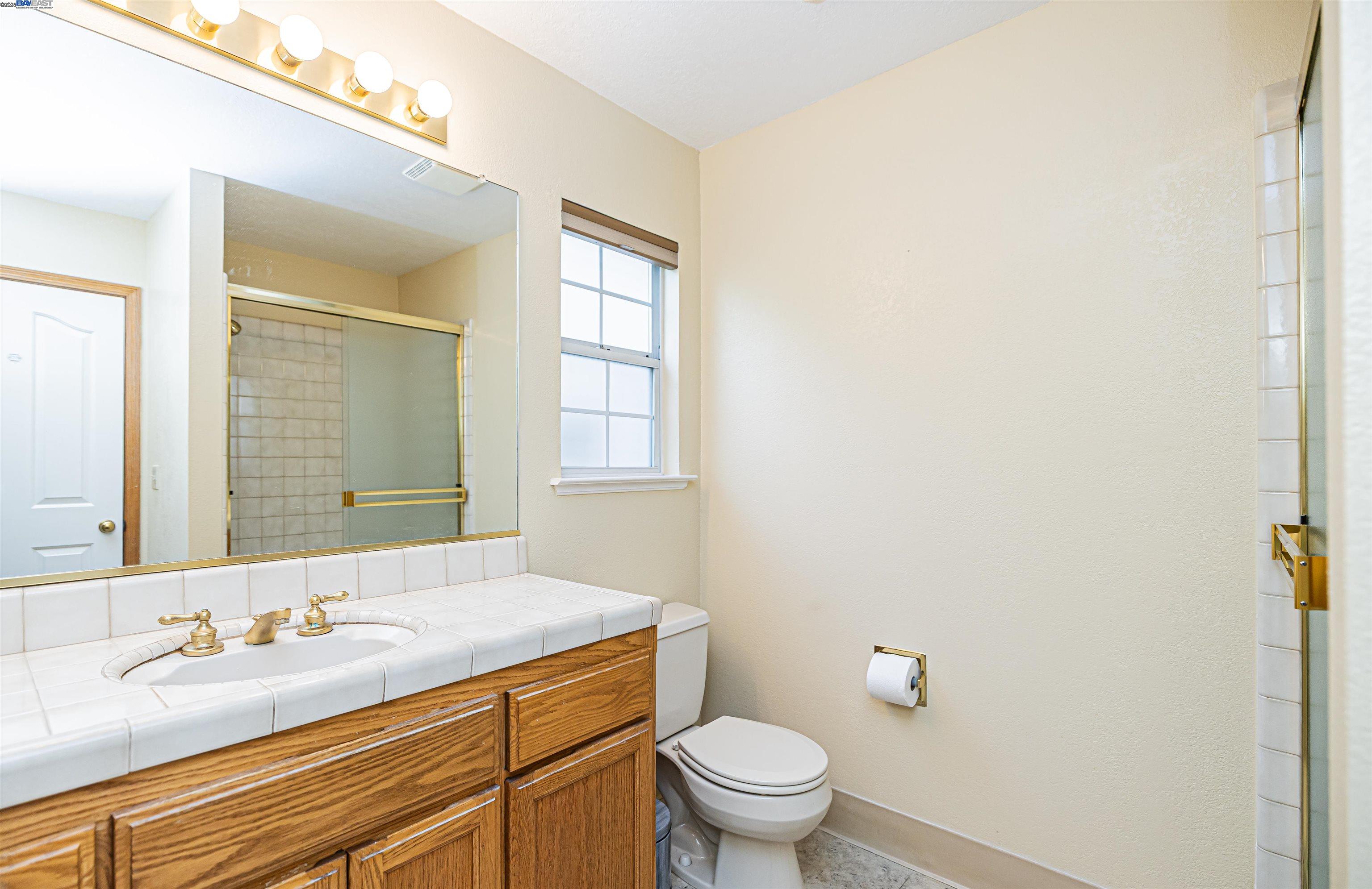 Detail Gallery Image 18 of 30 For 3629 Corte Rubiolo, Castro Valley,  CA 94546 - 4 Beds | 3 Baths