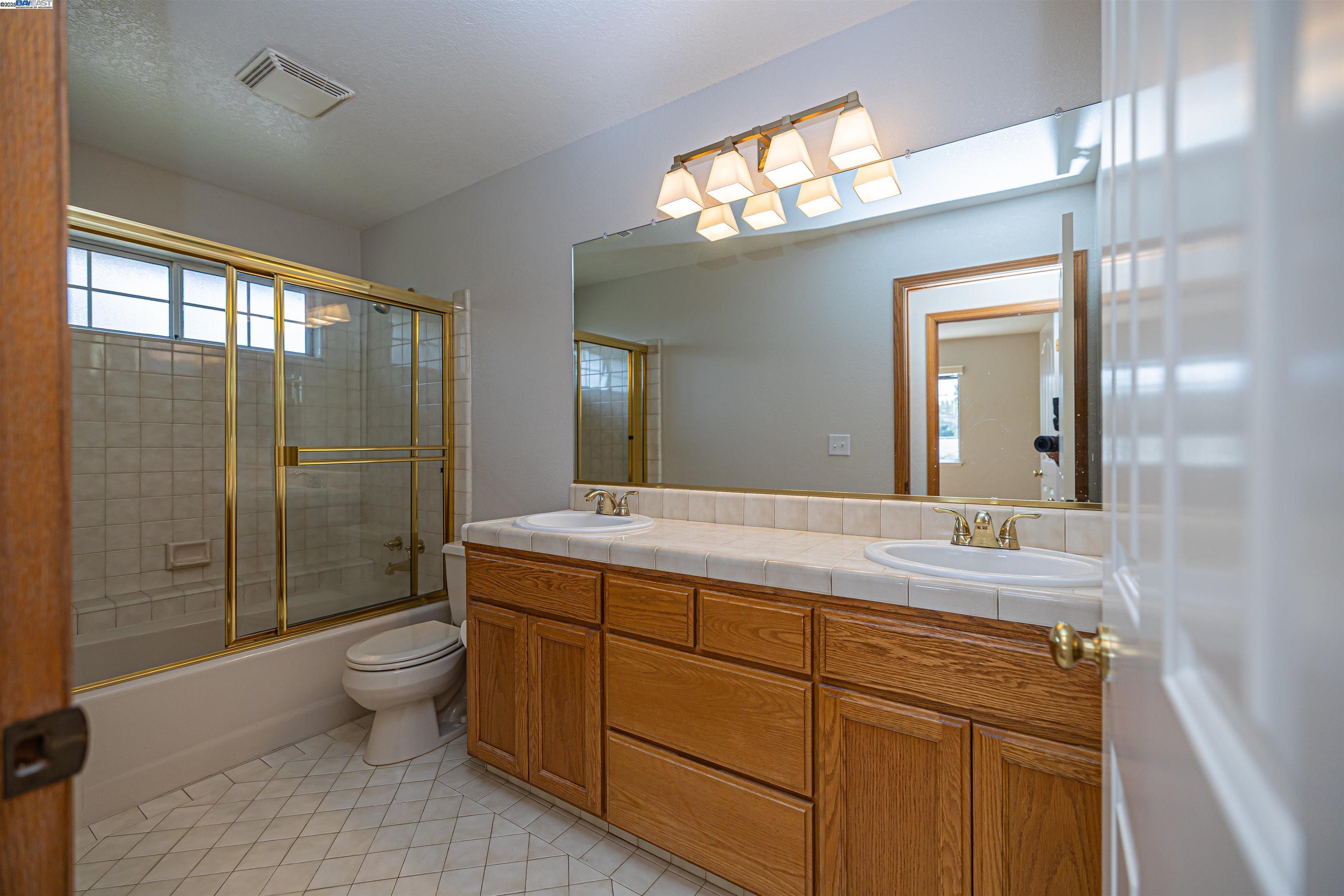 Detail Gallery Image 27 of 30 For 3629 Corte Rubiolo, Castro Valley,  CA 94546 - 4 Beds | 3 Baths