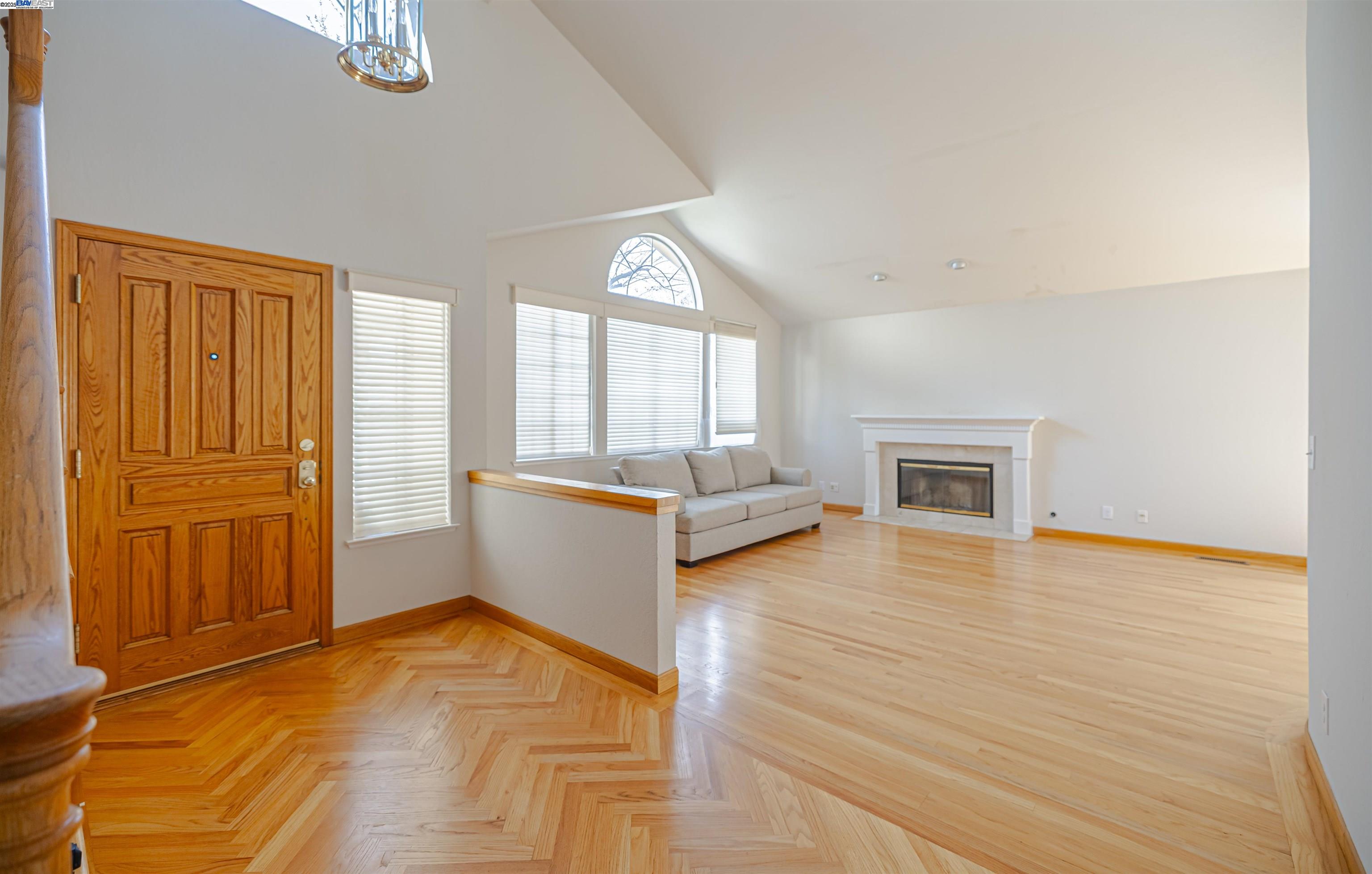 Detail Gallery Image 6 of 30 For 3629 Corte Rubiolo, Castro Valley,  CA 94546 - 4 Beds | 3 Baths