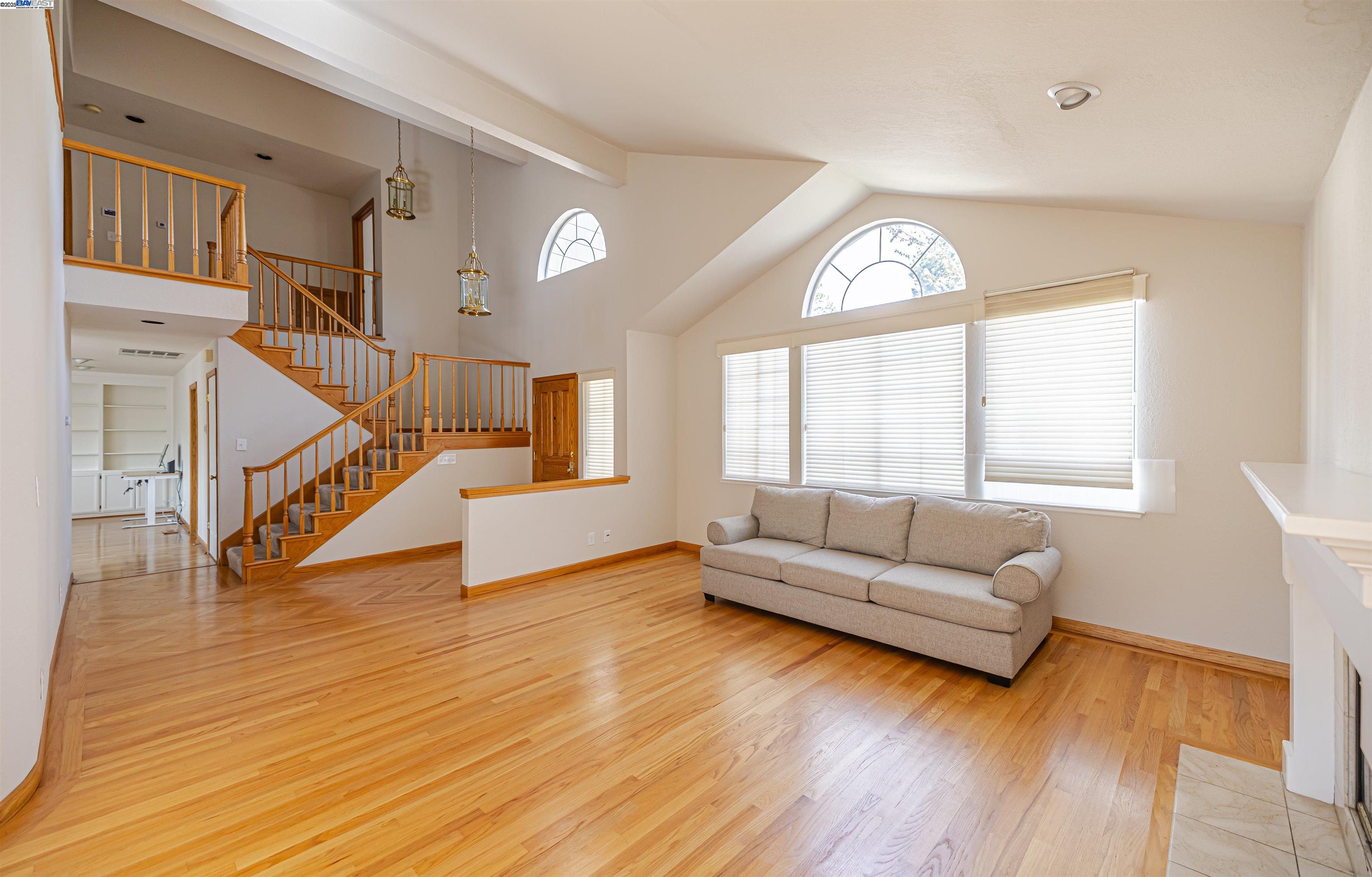 Detail Gallery Image 7 of 30 For 3629 Corte Rubiolo, Castro Valley,  CA 94546 - 4 Beds | 3 Baths