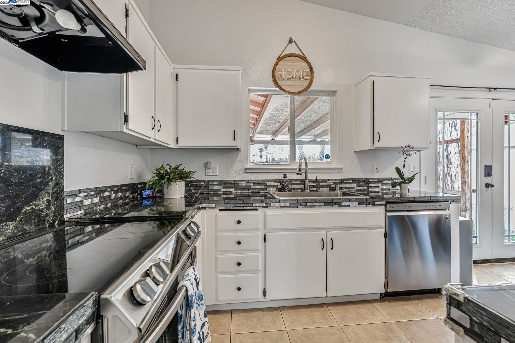 Detail Gallery Image 13 of 34 For 755 Joranollo Dr, Tracy,  CA 95376 - 2 Beds | 2 Baths