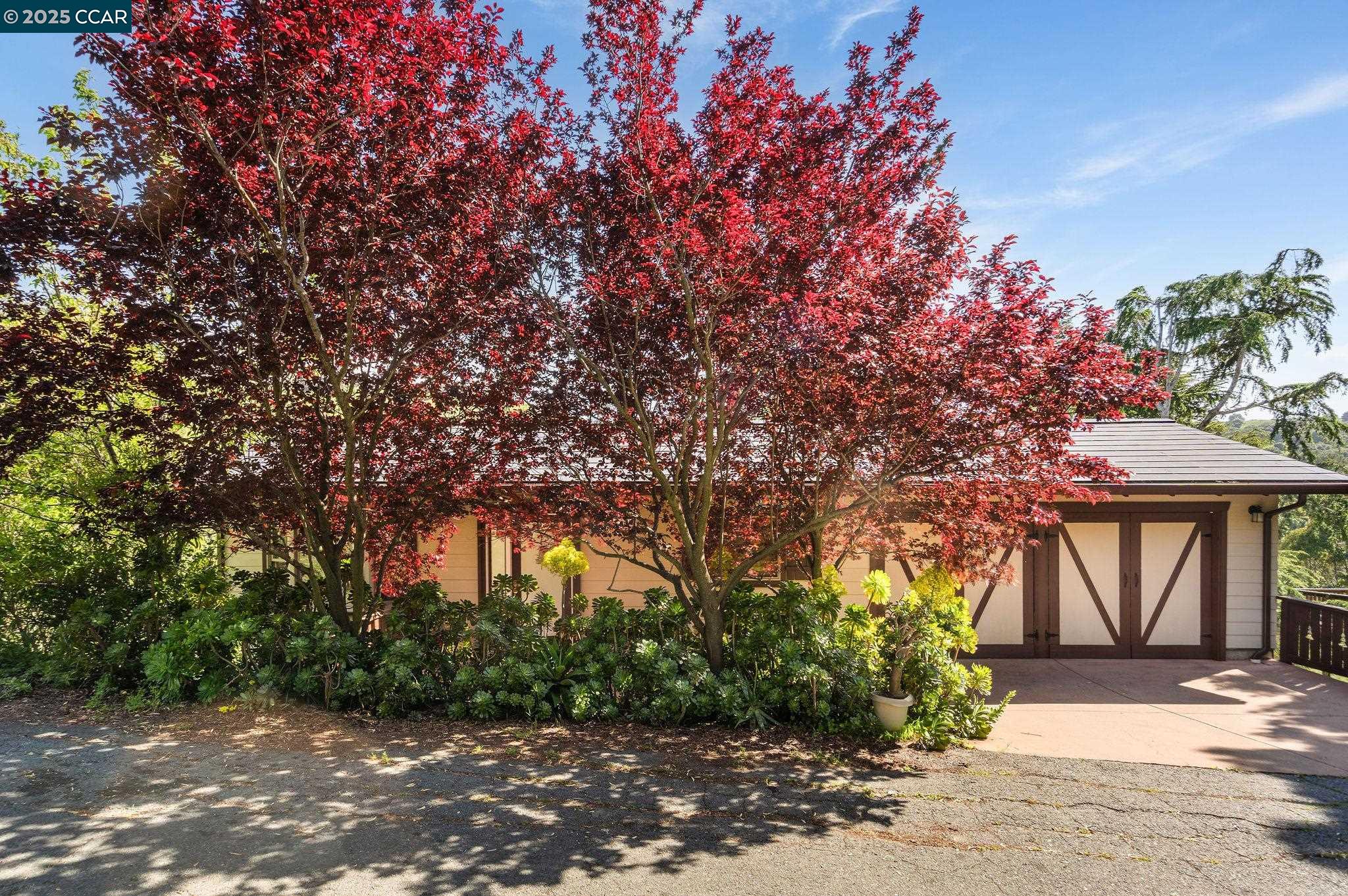 Detail Gallery Image 1 of 1 For 645 Heald Ct, Crockett,  CA 94525 - 3 Beds | 2 Baths