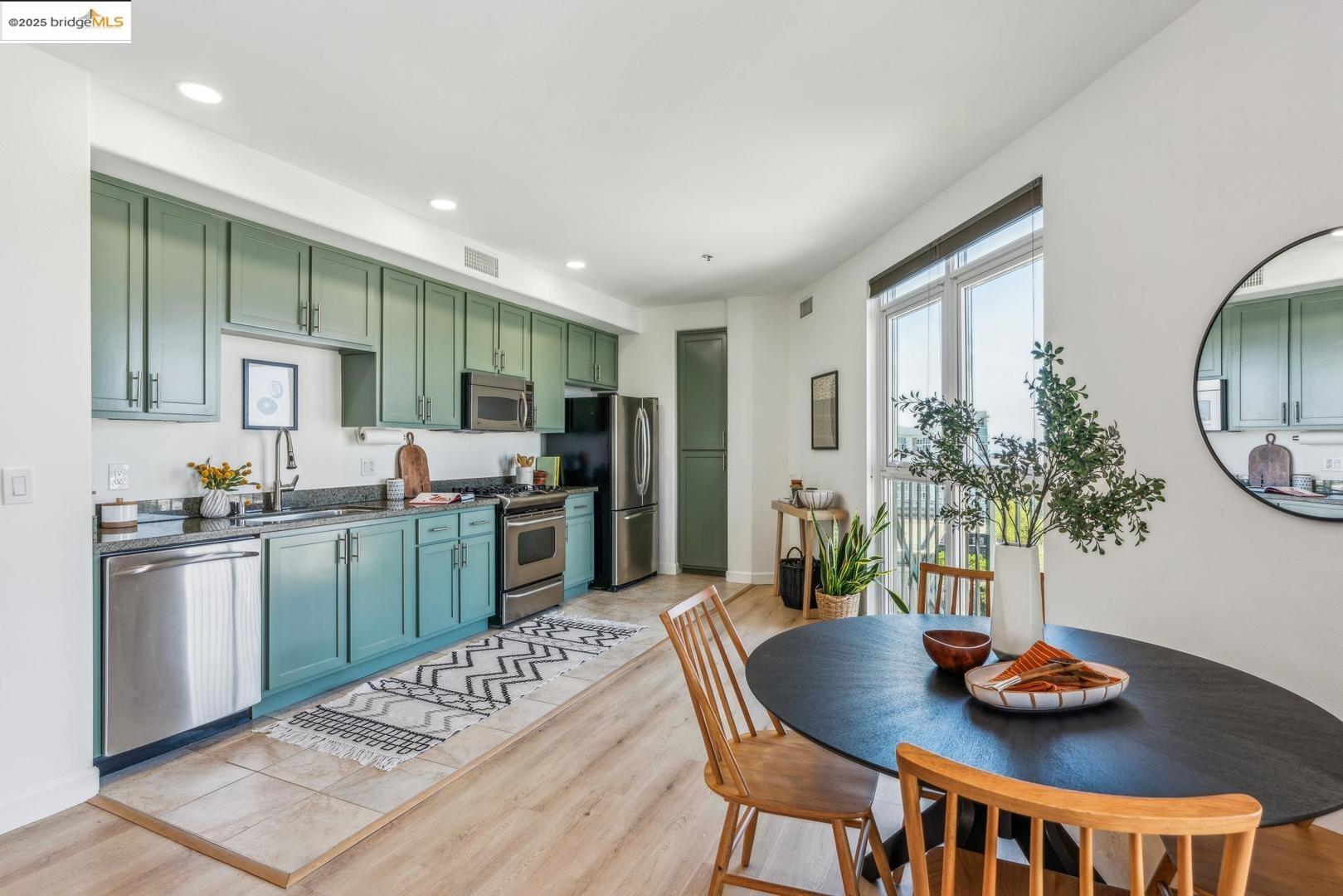 Detail Gallery Image 2 of 29 For 423 7th St #909,  Oakland,  CA 94607 - 1 Beds | 1 Baths