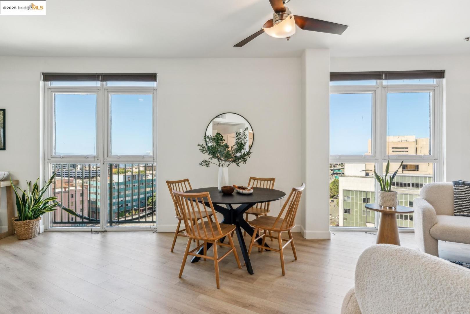 Detail Gallery Image 3 of 29 For 423 7th St #909,  Oakland,  CA 94607 - 1 Beds | 1 Baths