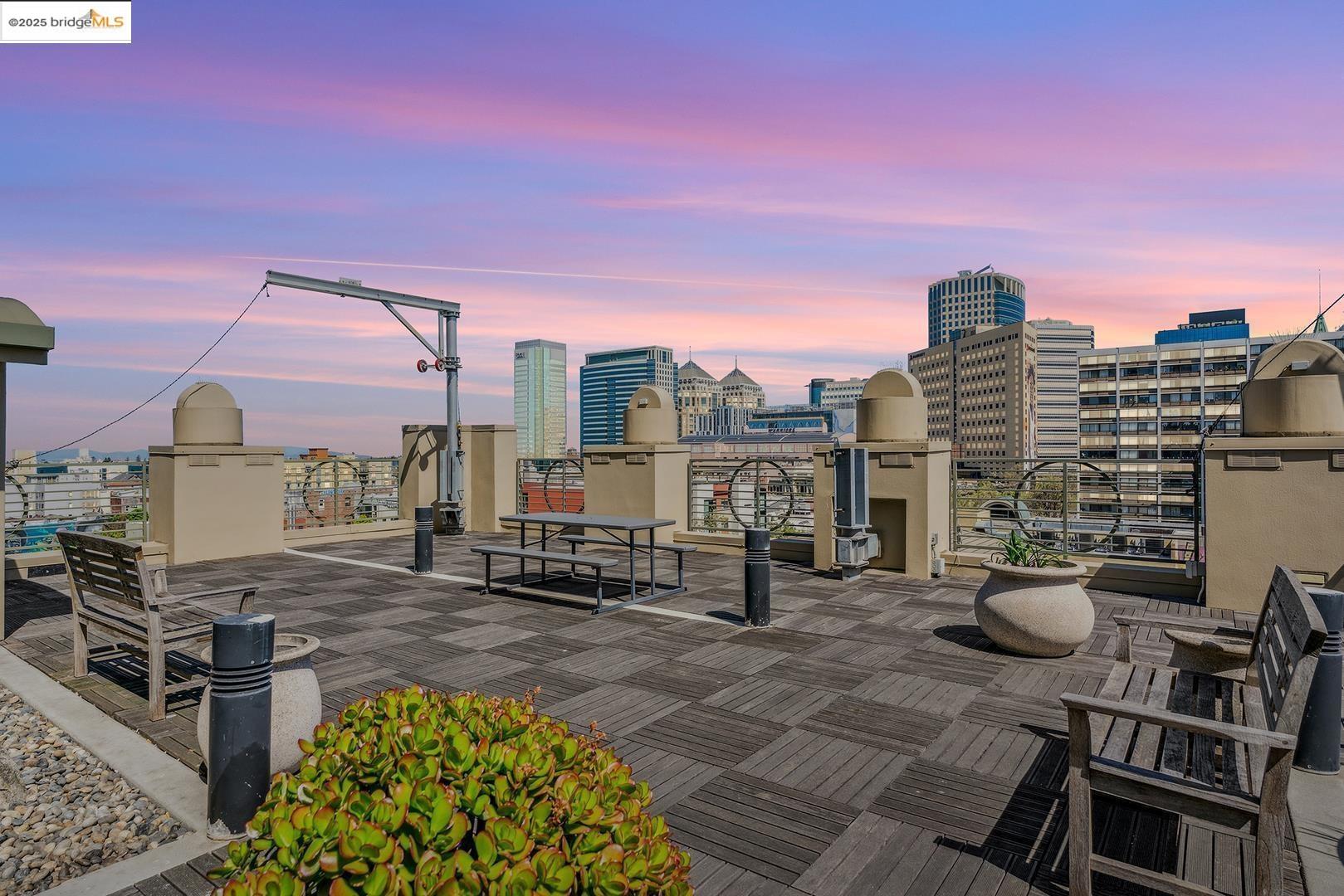 423 7th ST # 909, Oakland, California 94607, 1 Bedroom Bedrooms, 4 Rooms Rooms,1 BathroomBathrooms,Residential,For Sale,423 7th ST # 909,41093458