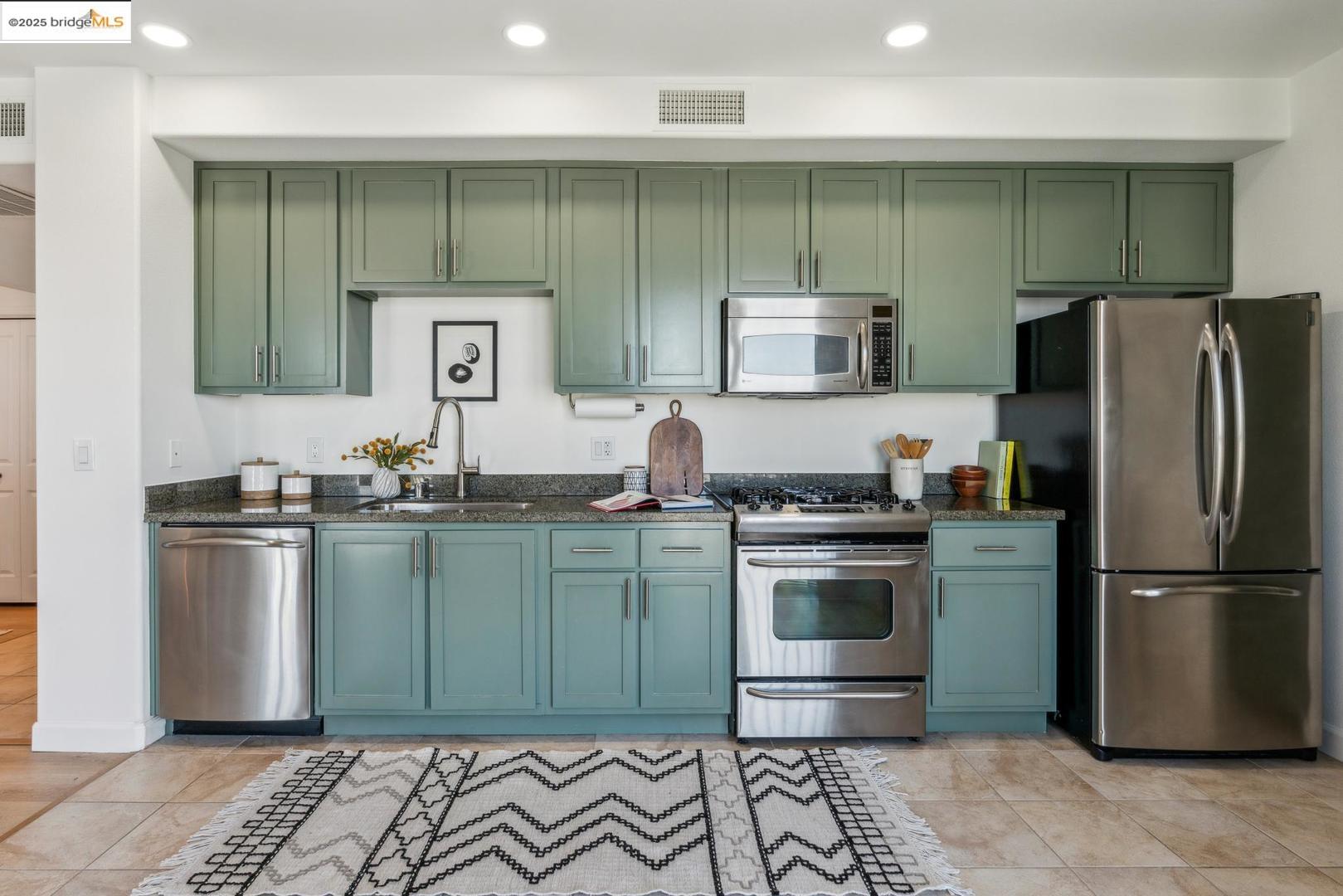 Detail Gallery Image 10 of 29 For 423 7th St #909,  Oakland,  CA 94607 - 1 Beds | 1 Baths