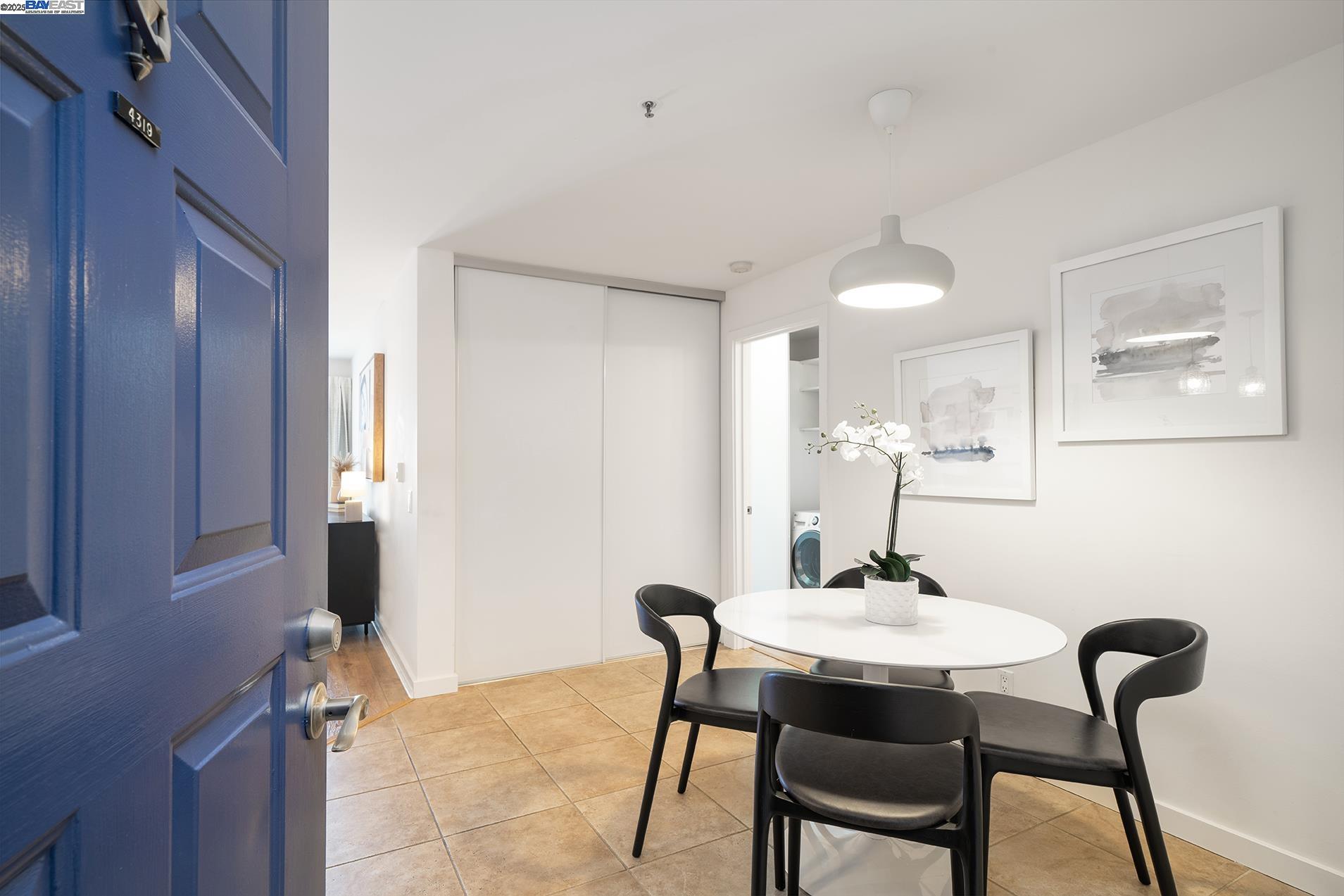Detail Gallery Image 2 of 40 For 6400 Christie Ave #4319,  Emeryville,  CA 94608 - 1 Beds | 1 Baths